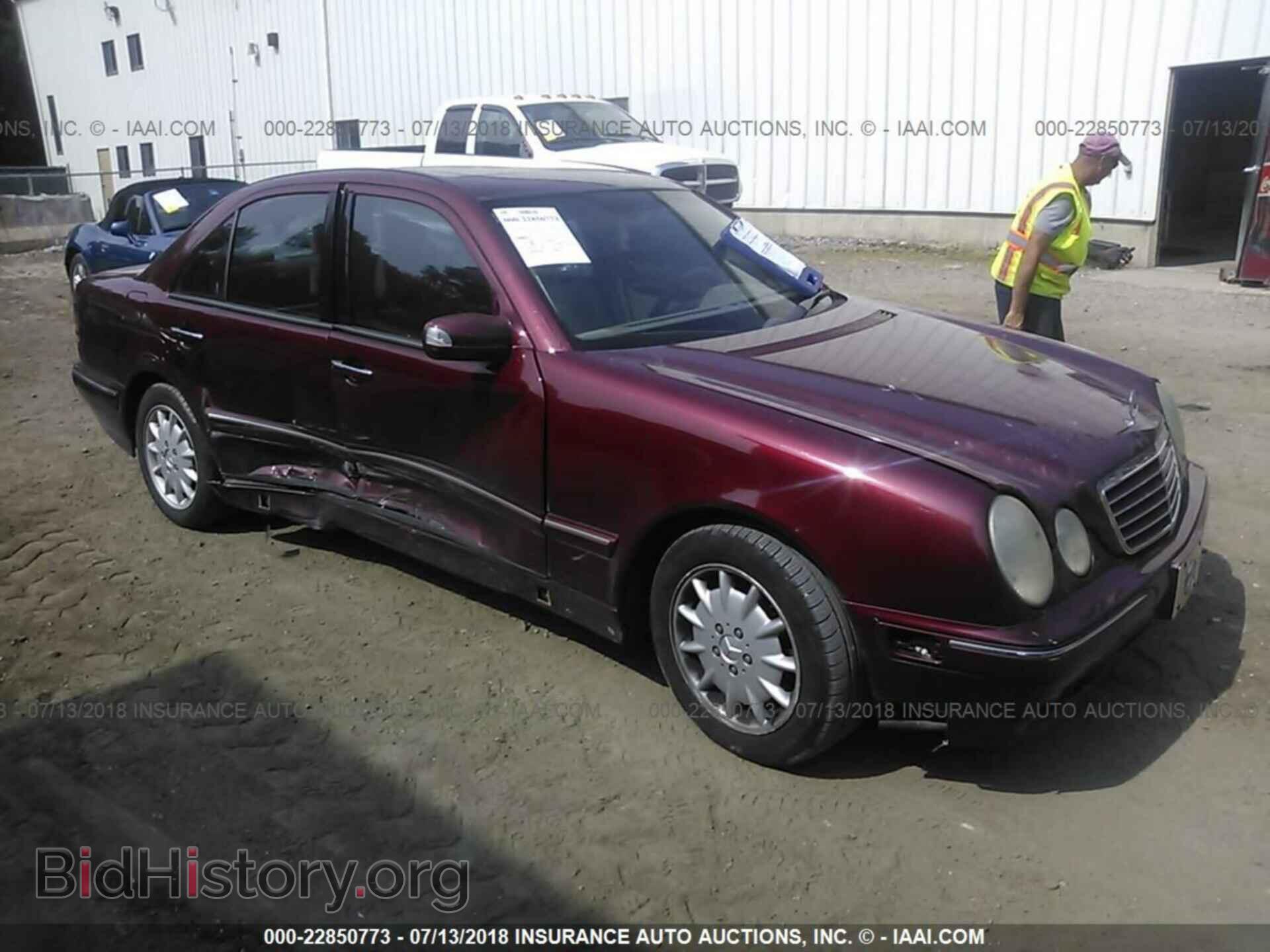 Photo WDBJF65J7YB016928 - MERCEDES-BENZ E 2000