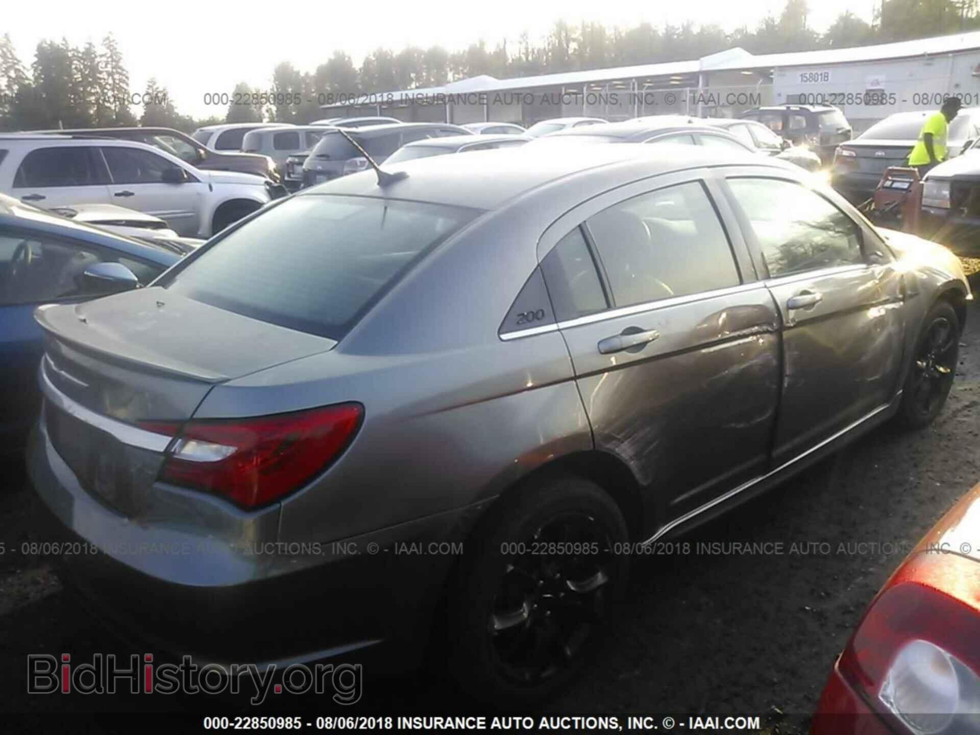 2013 Chrysler 200 - VIN: 1C3CCBCG8DN719664 - Фото 4