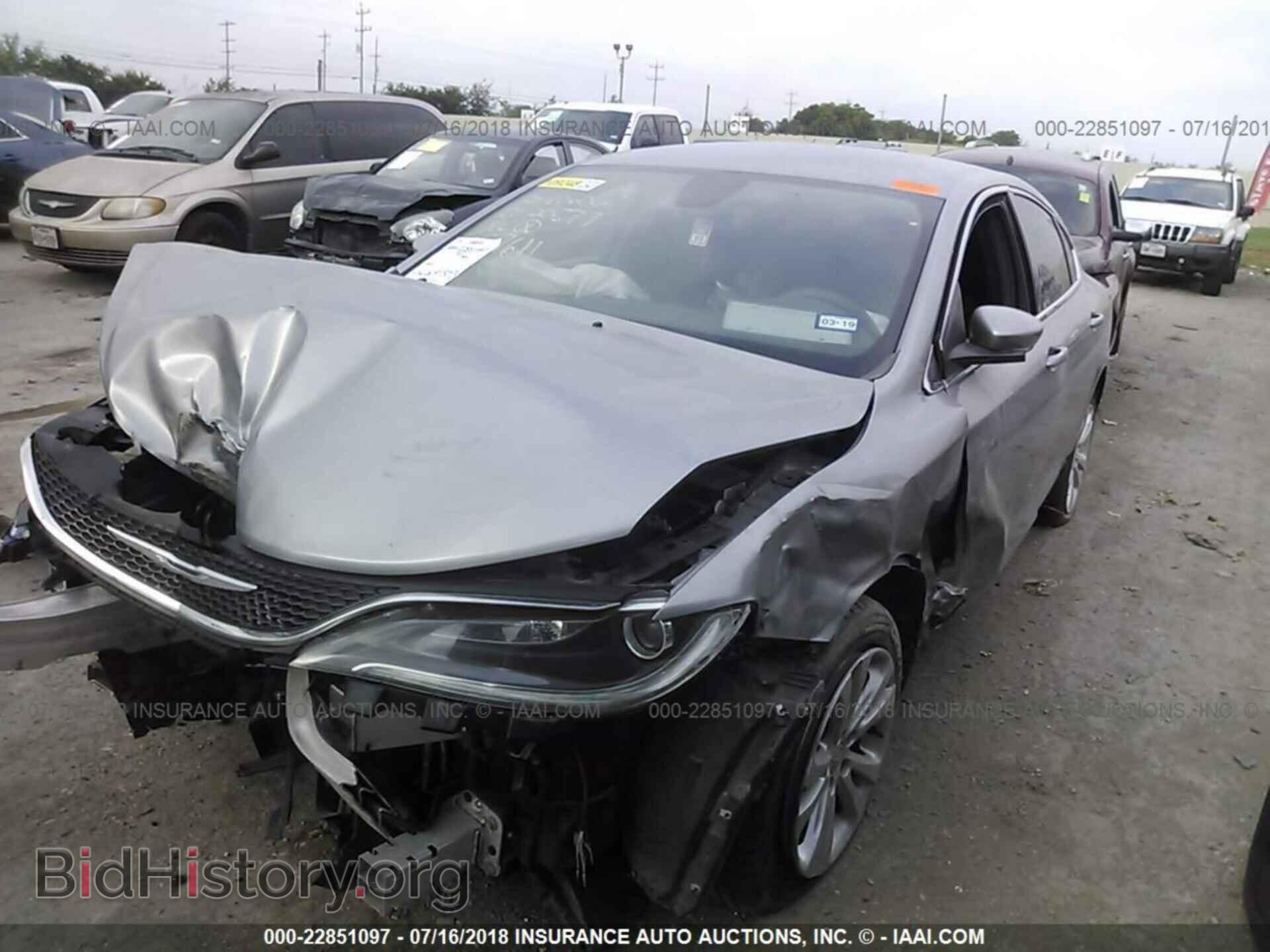 2016 Chrysler 200 - VIN: 1C3CCCAB1GN157611 - Photo 2