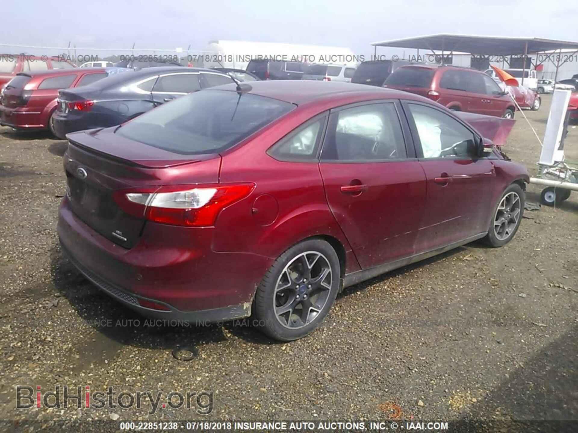2014 Ford Focus - VIN: 1FADP3F28EL159660 - Photo 4