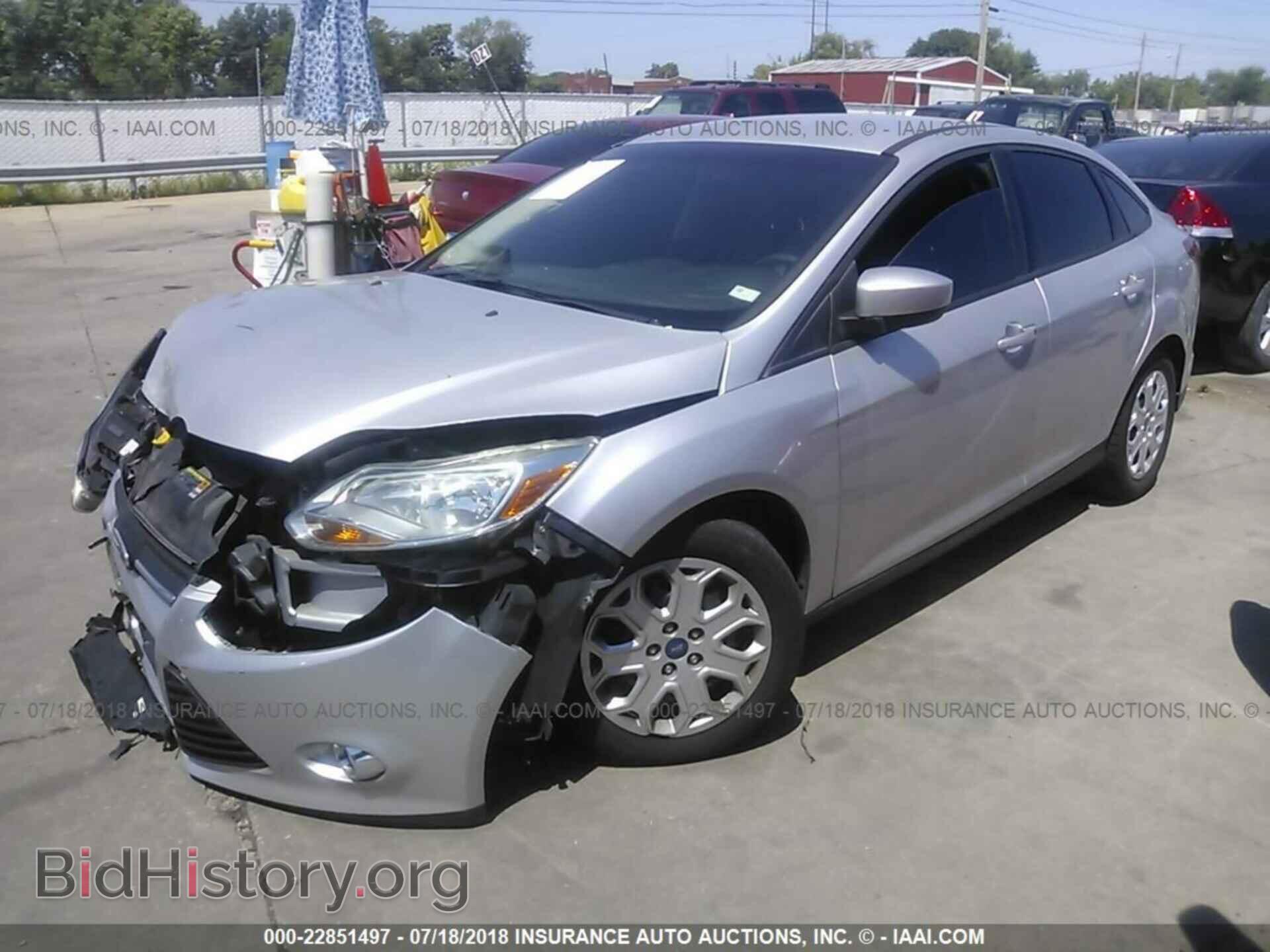2012 Ford Focus - VIN: 1FAHP3F20CL201852 - Photo 2