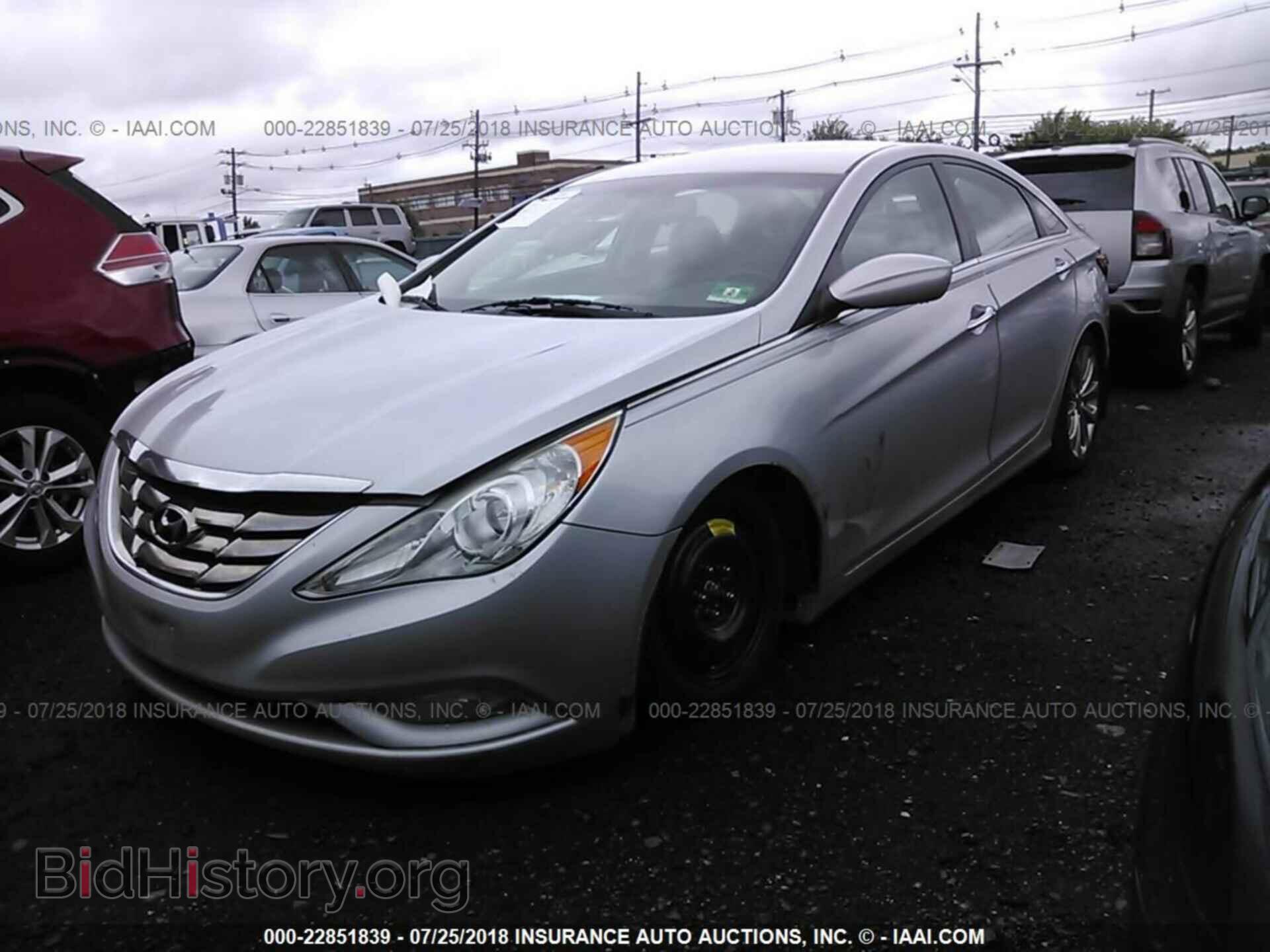 2012 Hyundai Sonata - VIN: 5NPEC4AC5CH412919 - Photo 2