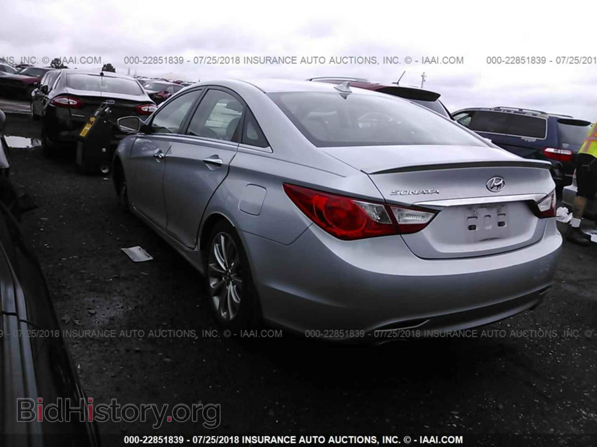 2012 Hyundai Sonata - VIN: 5NPEC4AC5CH412919 - Photo 3
