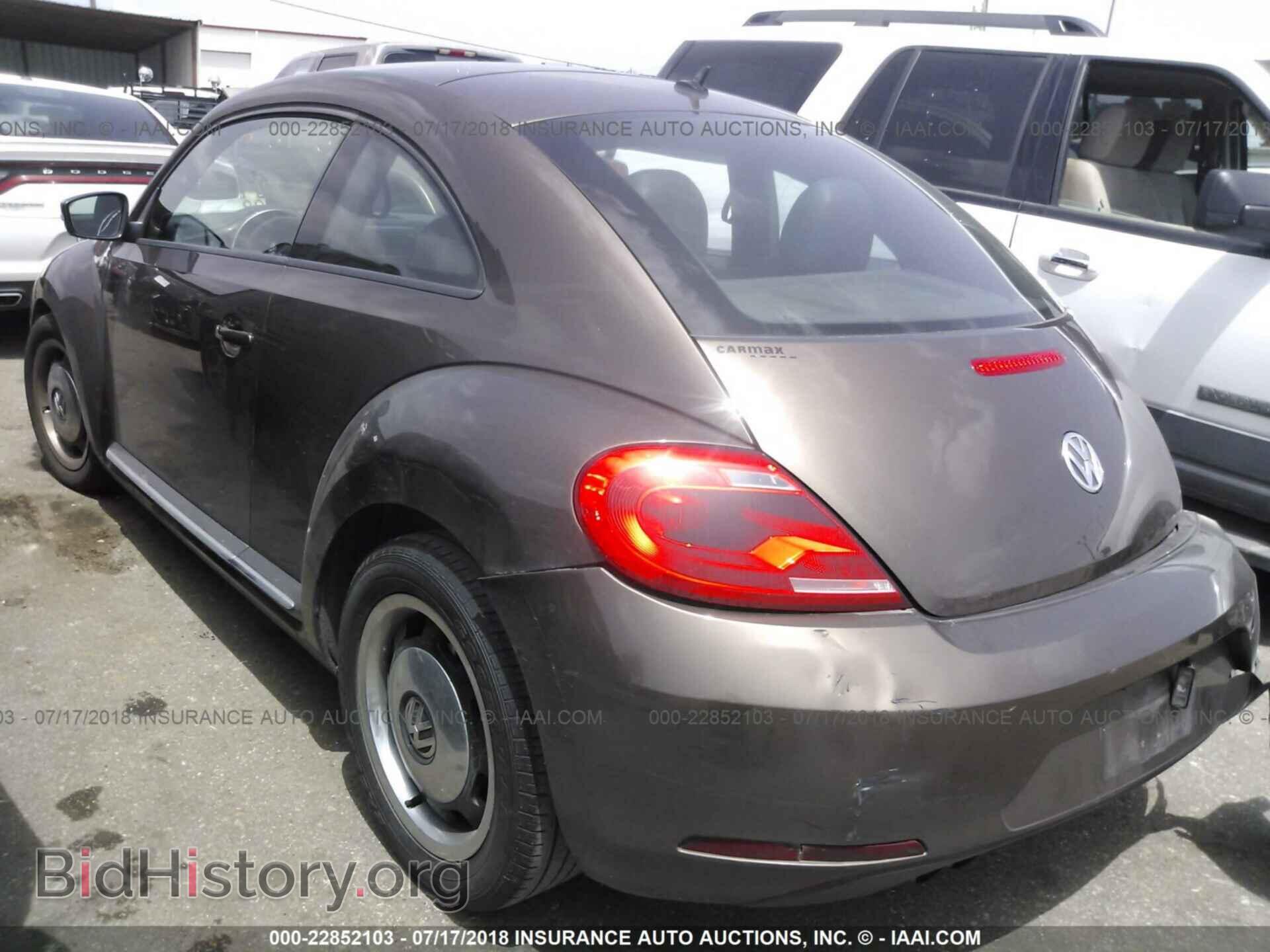 2012 Volkswagen Beetle - VIN: 3VWJP7AT1CM636359 - Фото 3