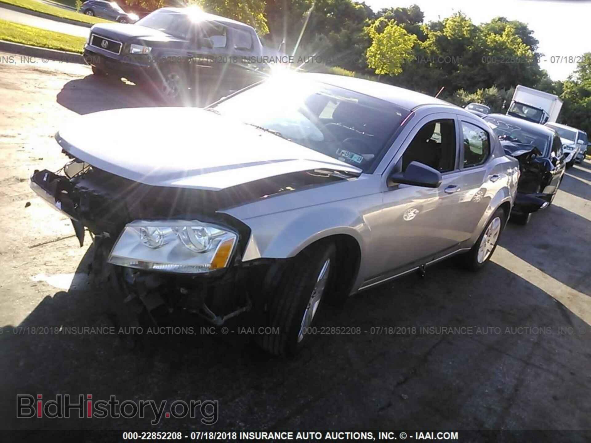 2014 Dodge Avenger - VIN: 1C3CDZAB1EN116182 - Фото 2