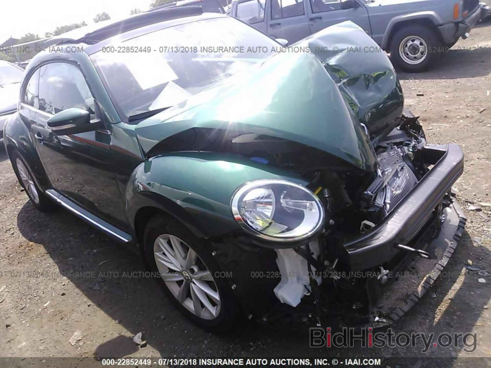 Photo 3VWJD7AT9JM710696 - Volkswagen Beetle 2018