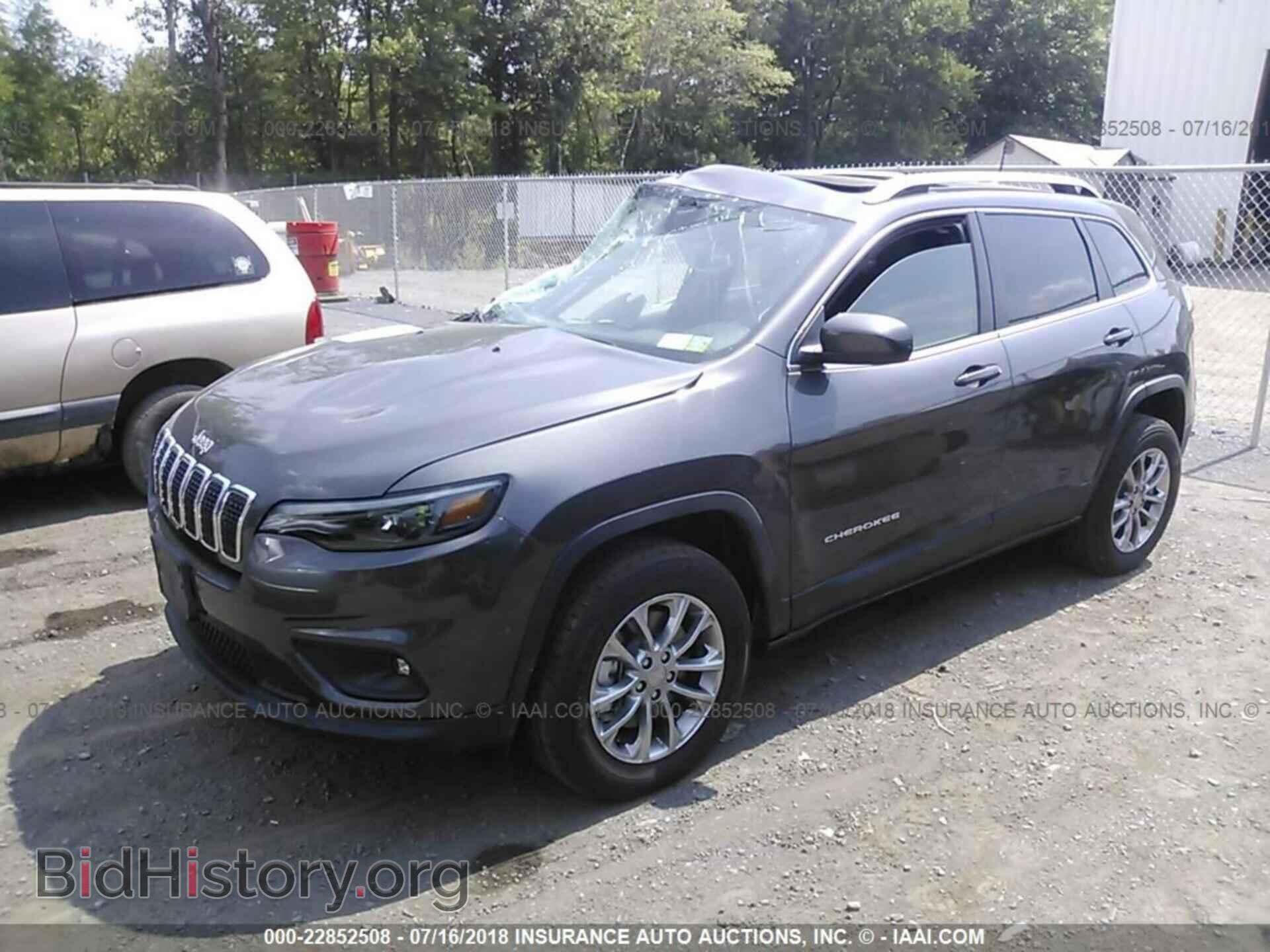 2019 Jeep Cherokee - VIN: 1C4PJMLB8KD163314 - Фото 2