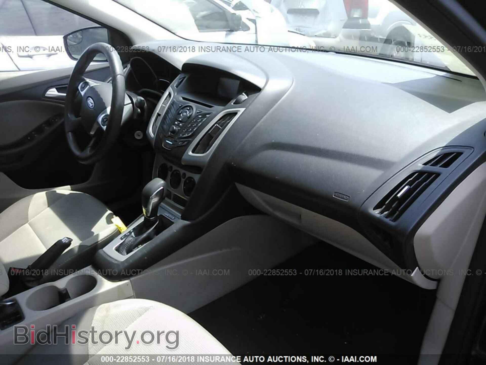 2014 Ford Focus - VIN: 1FADP3F24EL345809 - Photo 5