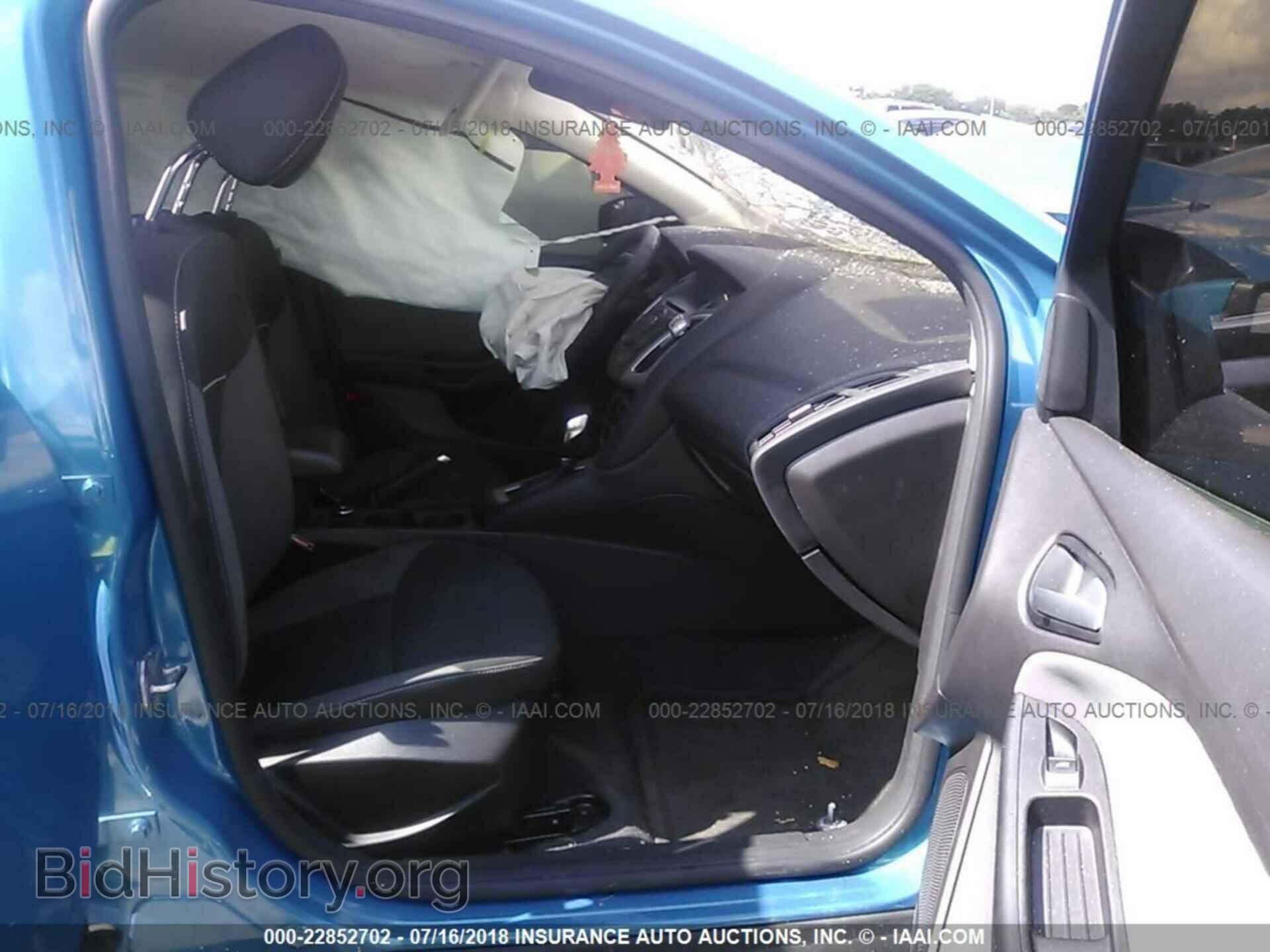 2012 Ford Focus - VIN: 1FAHP3F21CL352876 - Photo 5