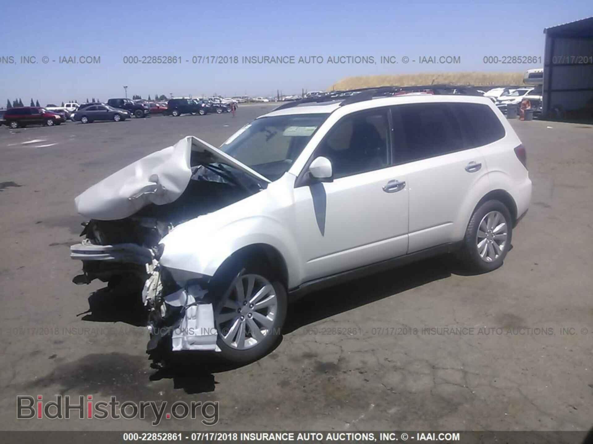 2011 Subaru Forester - VIN: JF2SHADC9BH703470 - Фото 2