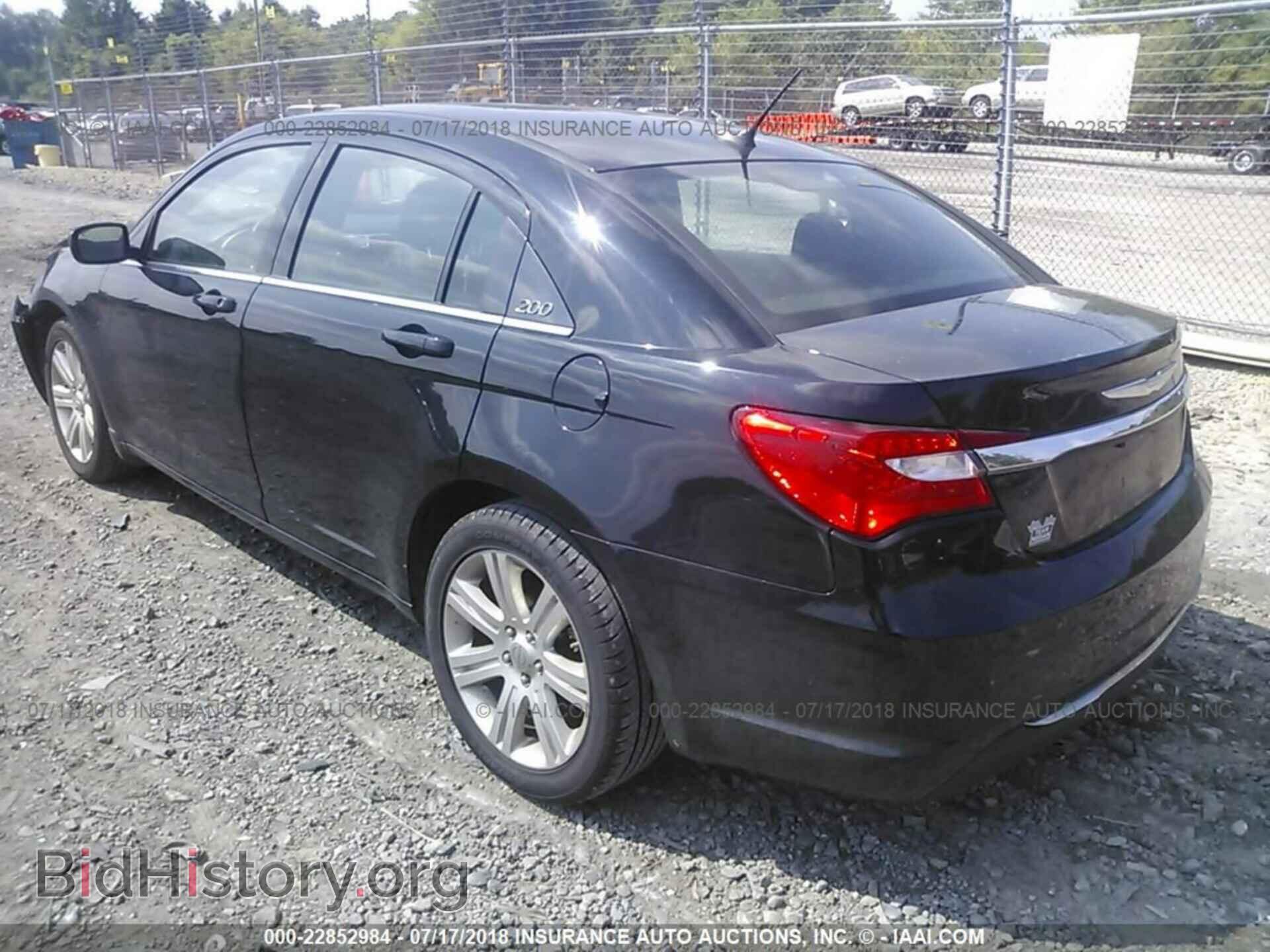 2013 Chrysler 200 - VIN: 1C3CCBAB9DN698105 - Photo 3