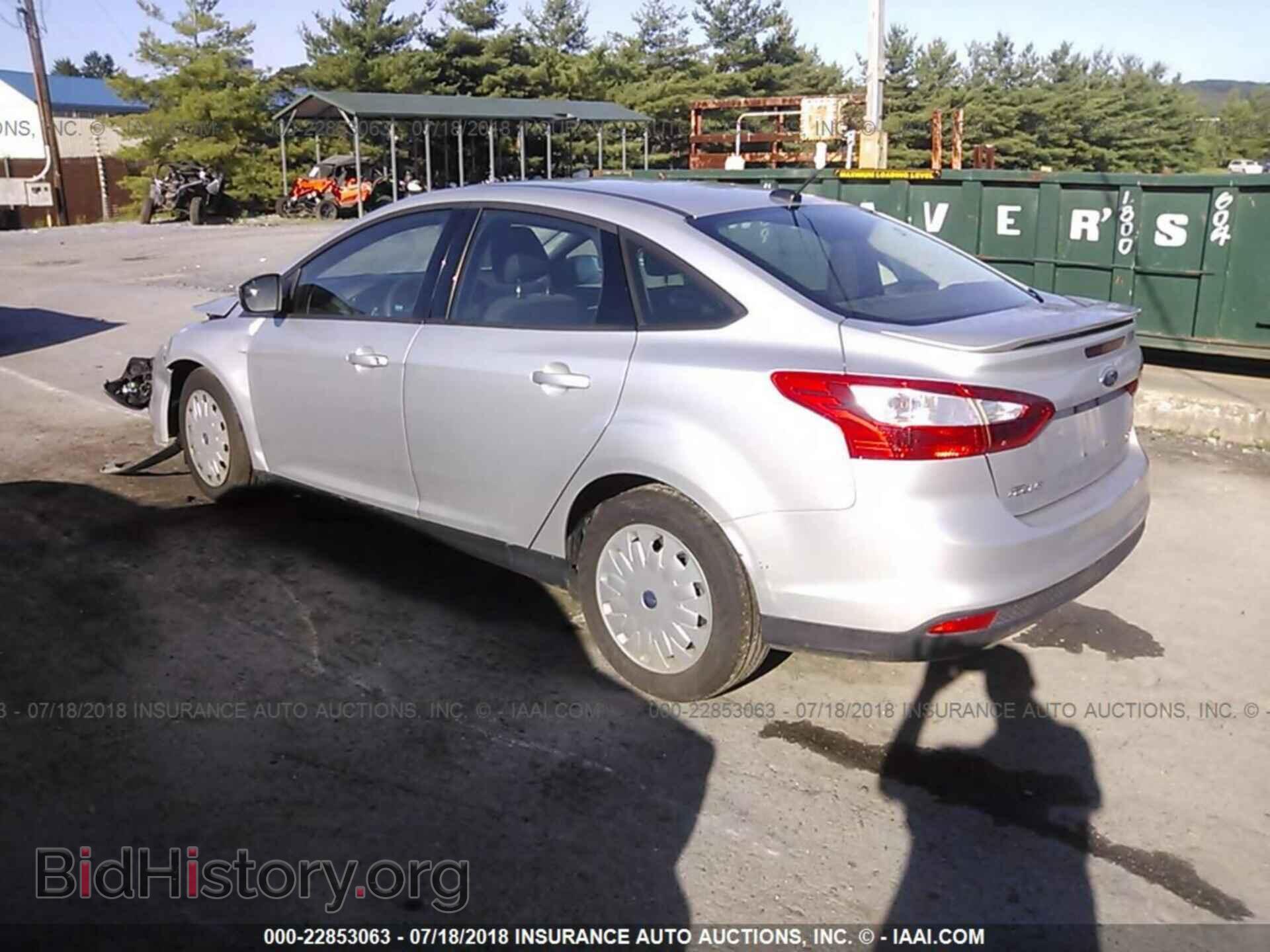 2012 Ford Focus - VIN: 1FAHP3F28CL310138 - Photo 3