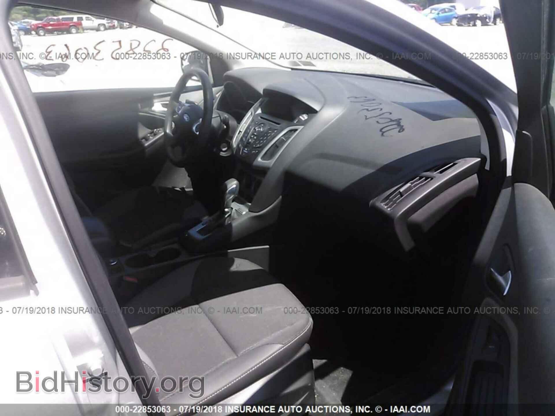 2012 Ford Focus - VIN: 1FAHP3F28CL310138 - Photo 5