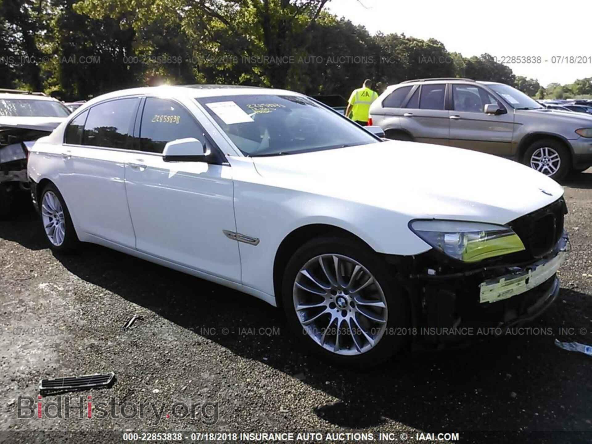 Фотография WBAKC8C53CC437660 - Bmw 750 2012