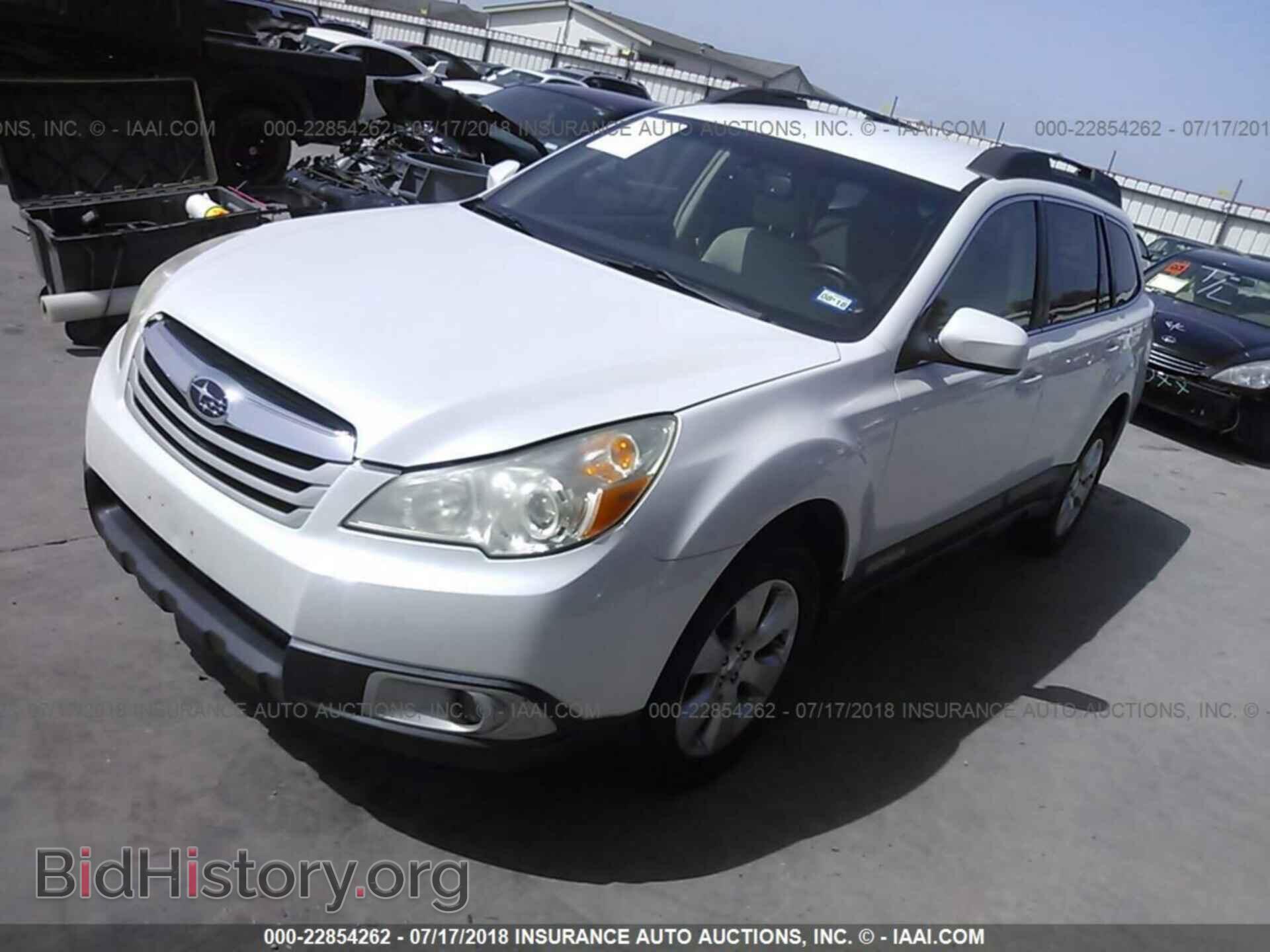 2011 Subaru Outback - VIN: 4S4BRCCC6B3322760 - Фото 2