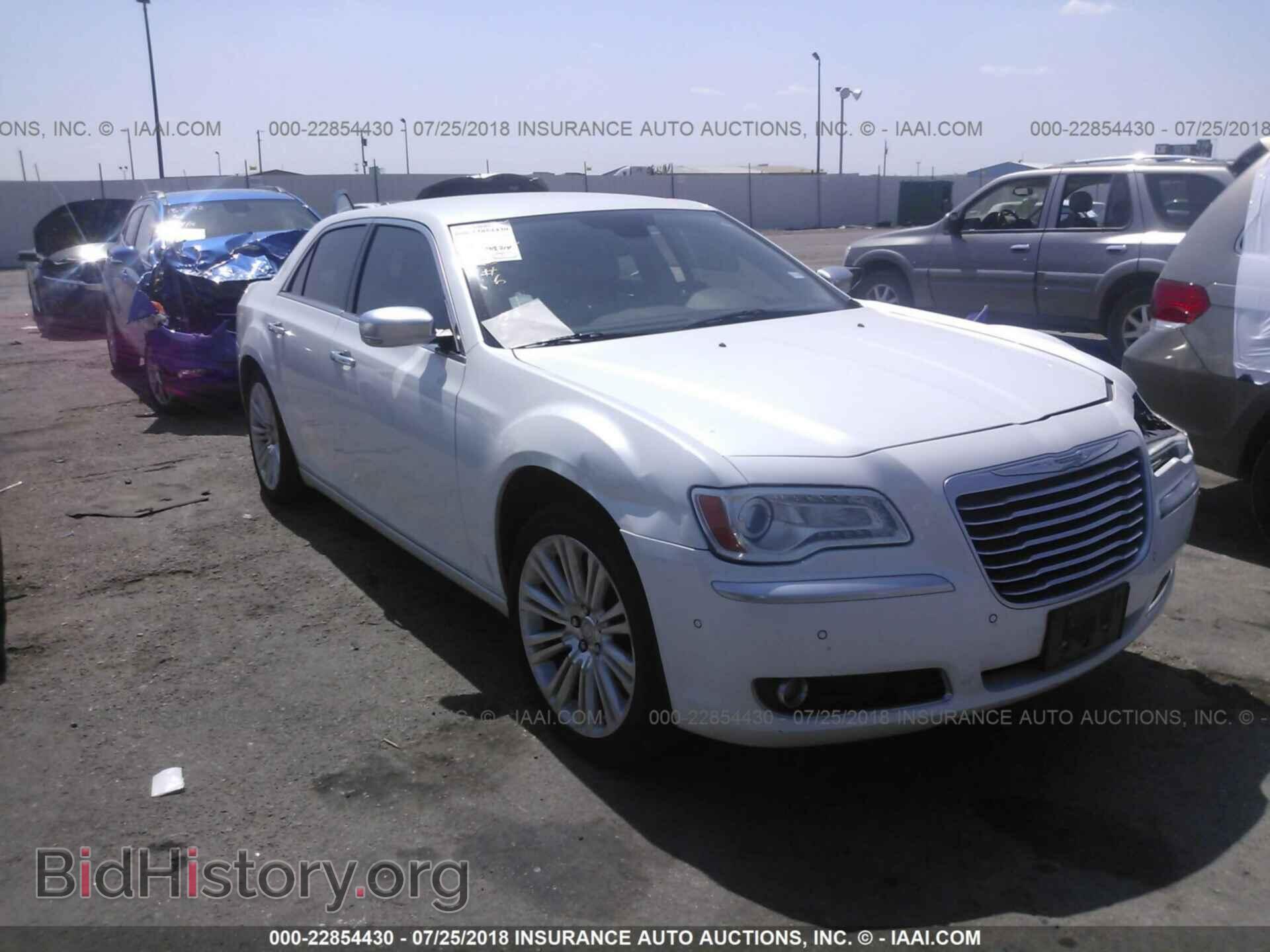 Фотография 2C3CCAPT3CH238147 - Chrysler 300c 2012