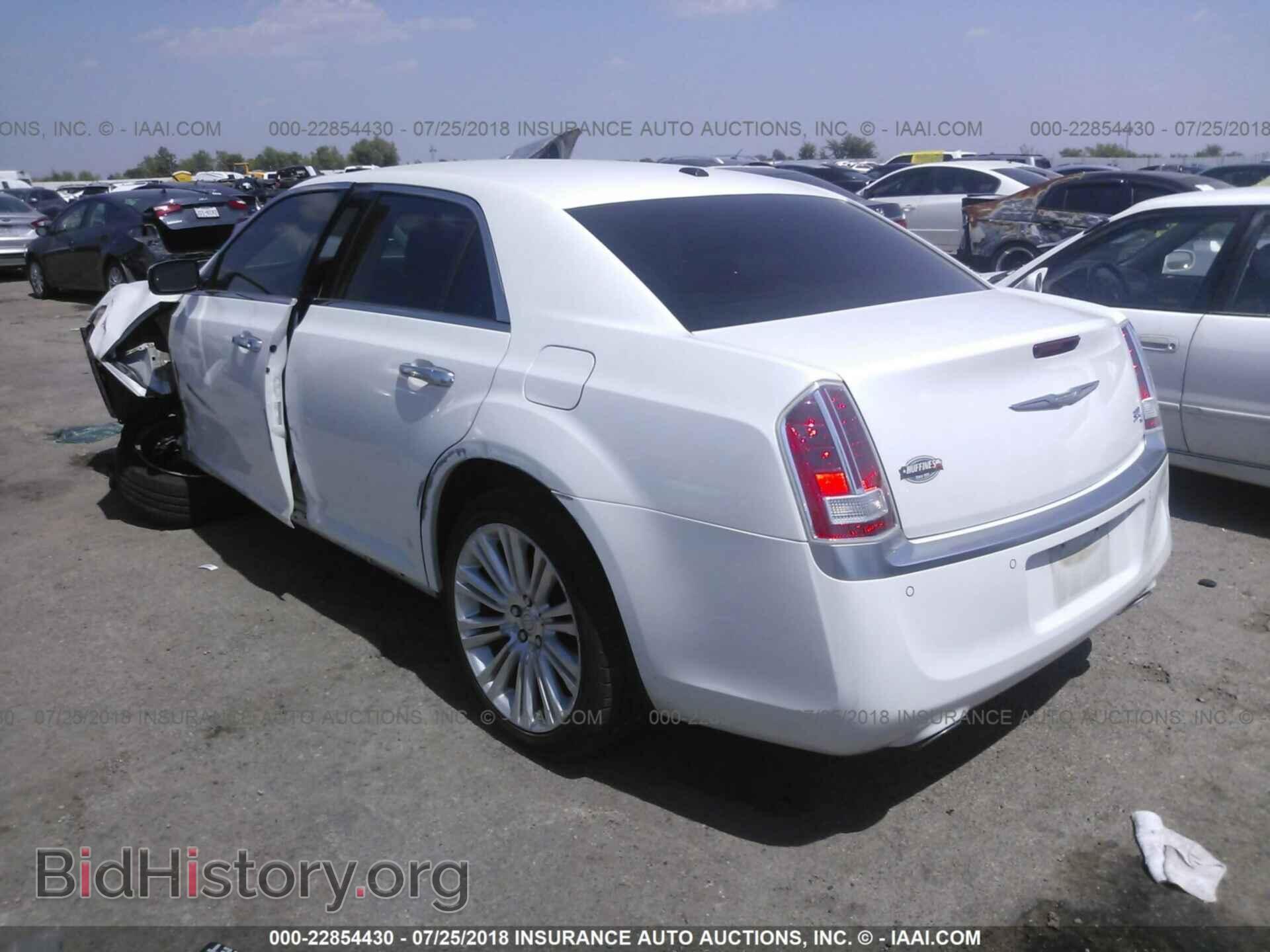 2012 Chrysler 300c - VIN: 2C3CCAPT3CH238147 - Фото 3