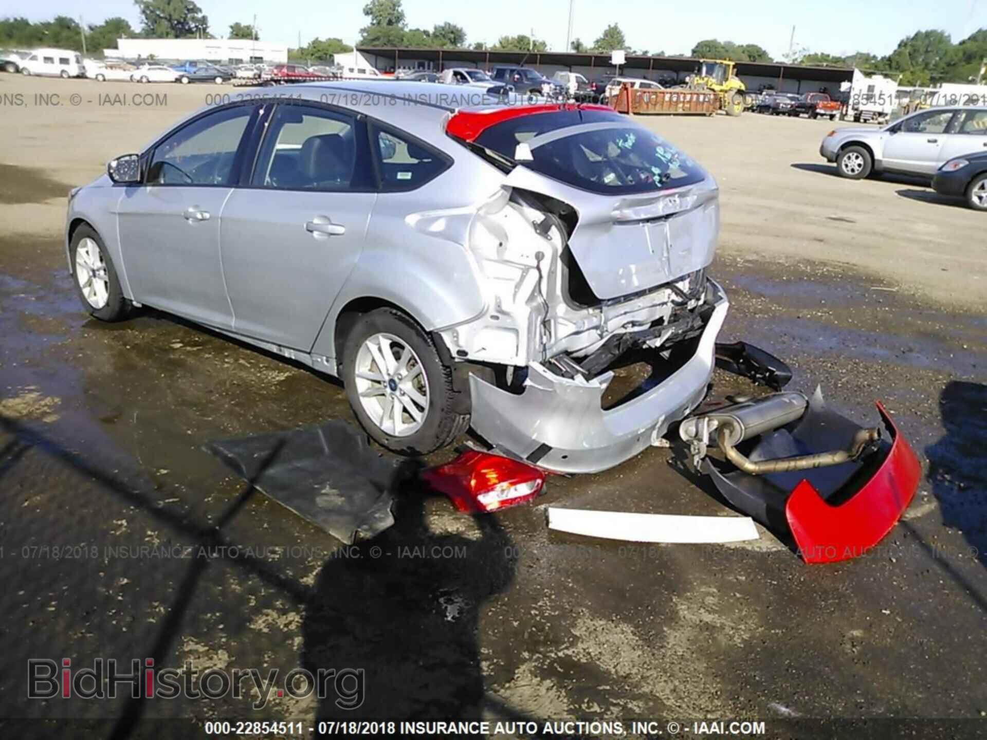 2016 Ford Focus - VIN: 1FADP3K20GL333018 - Photo 3