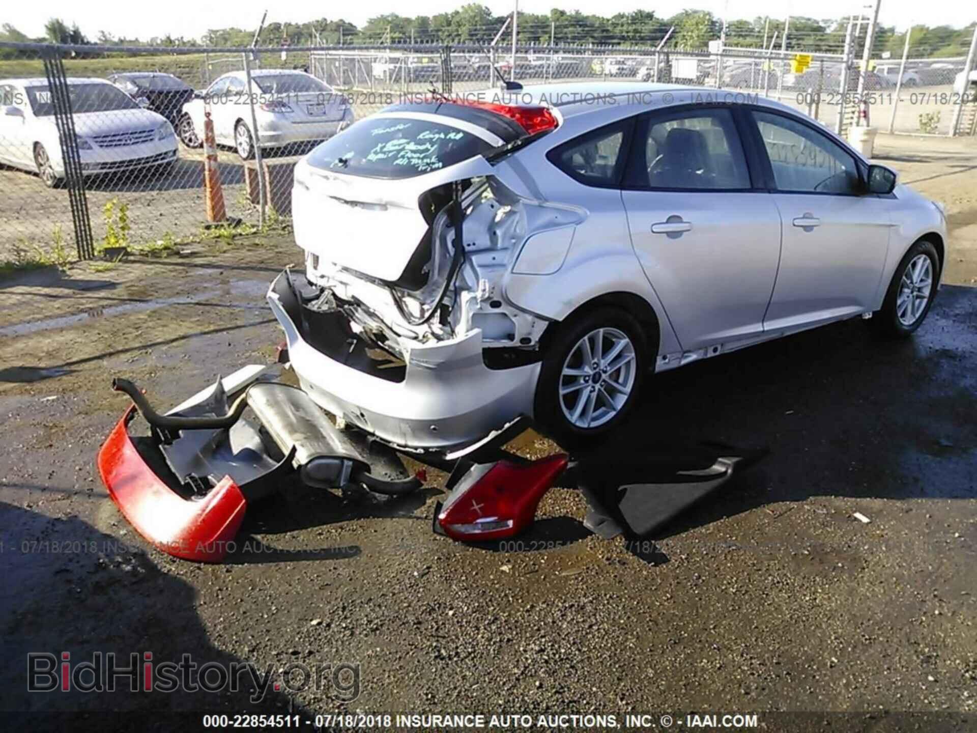 2016 Ford Focus - VIN: 1FADP3K20GL333018 - Photo 4