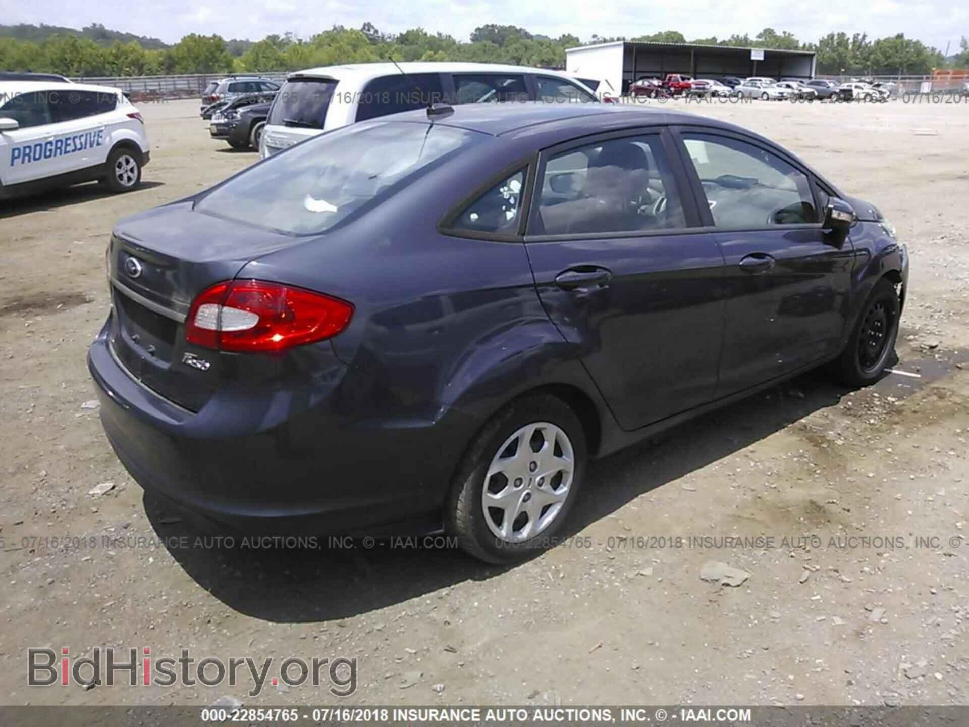 2013 Ford Fiesta - VIN: 3FADP4BJ3DM152695 - Фото 4