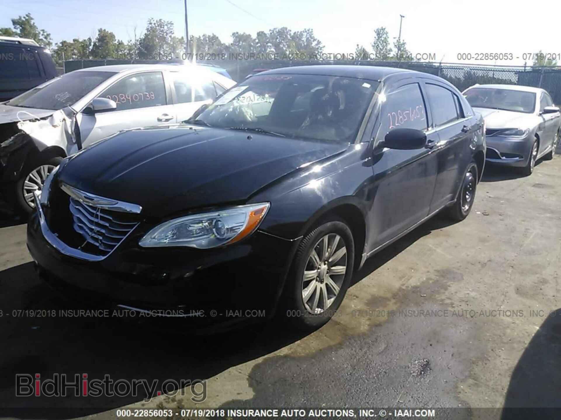 2012 Chrysler 200 - VIN: 1C3CCBBB2CN113877 - Фото 2