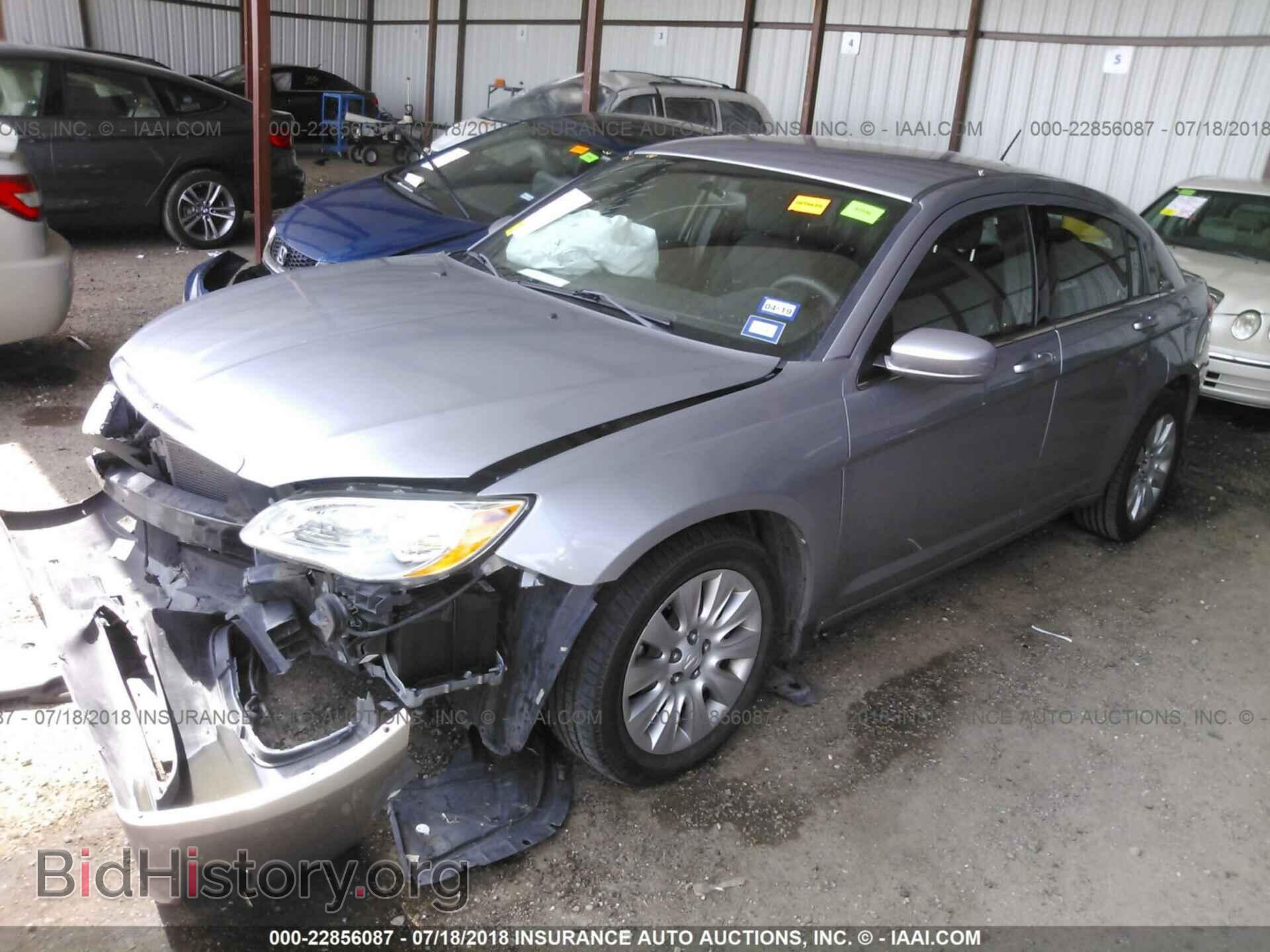 2013 Chrysler 200 - VIN: 1C3CCBAB5DN691362 - Фото 2