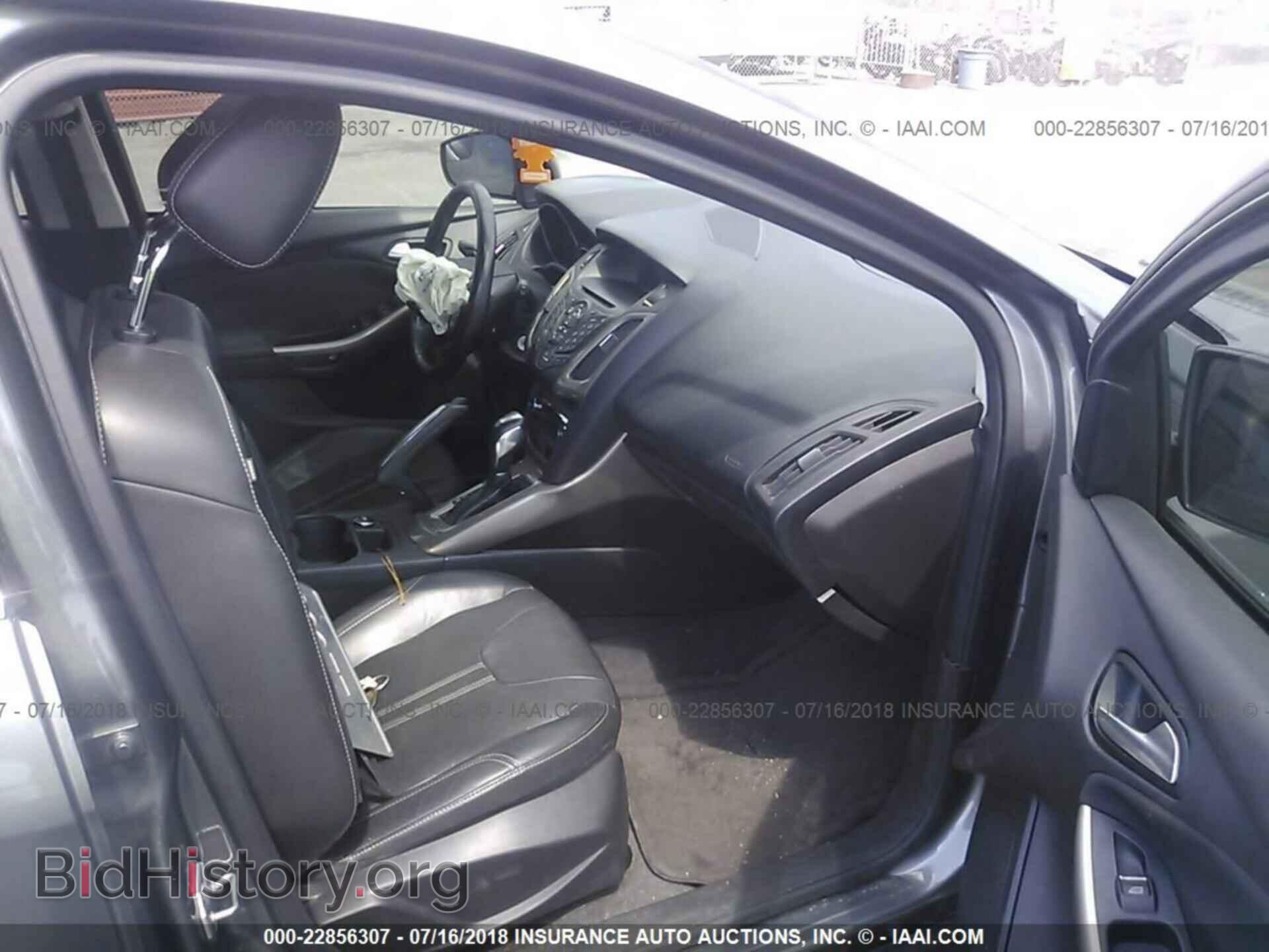 2012 Ford Focus - VIN: 1FAHP3M21CL106056 - Фото 5