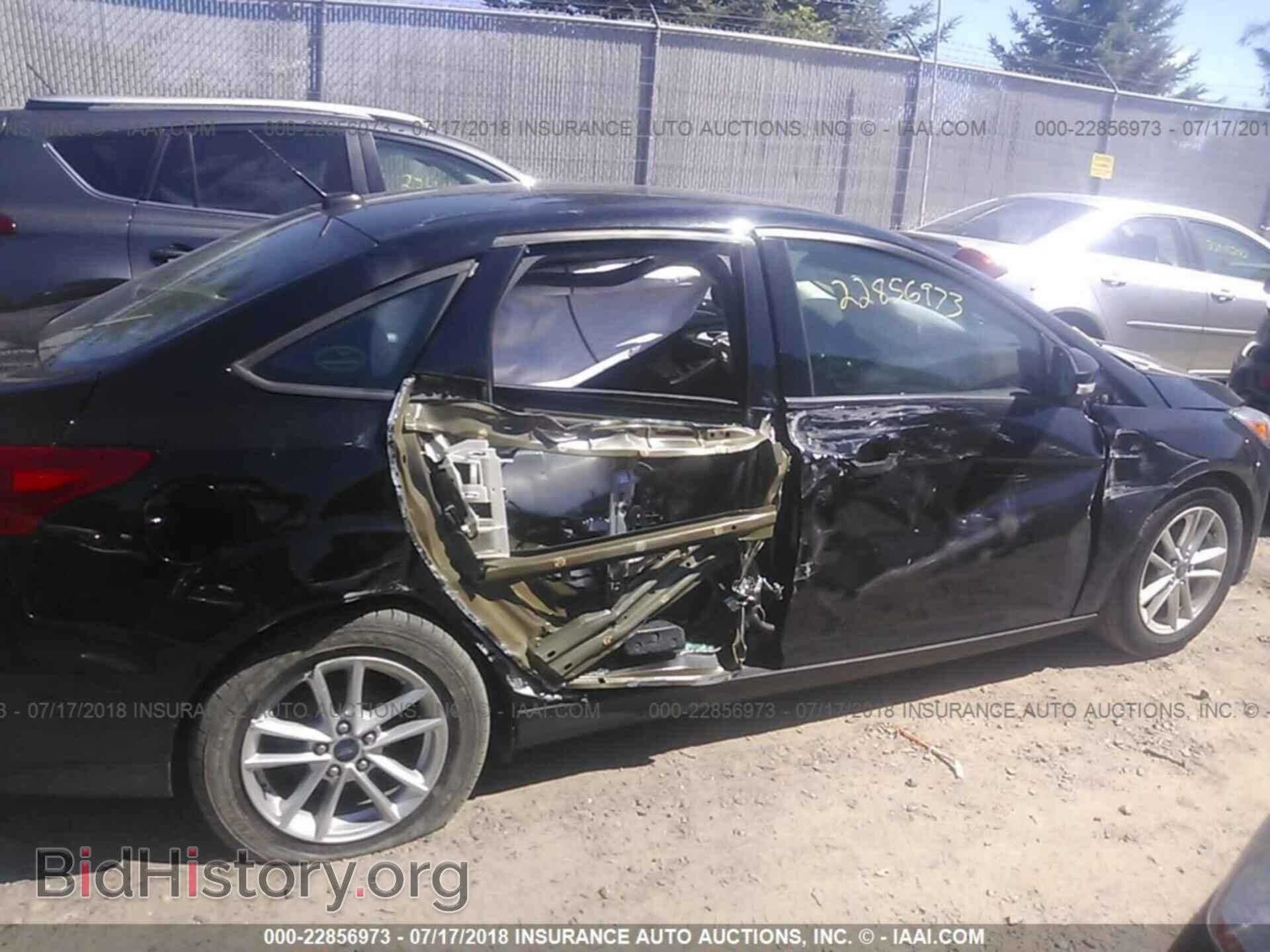 2016 Ford Focus - VIN: 1FADP3F23GL277733 - Photo 6