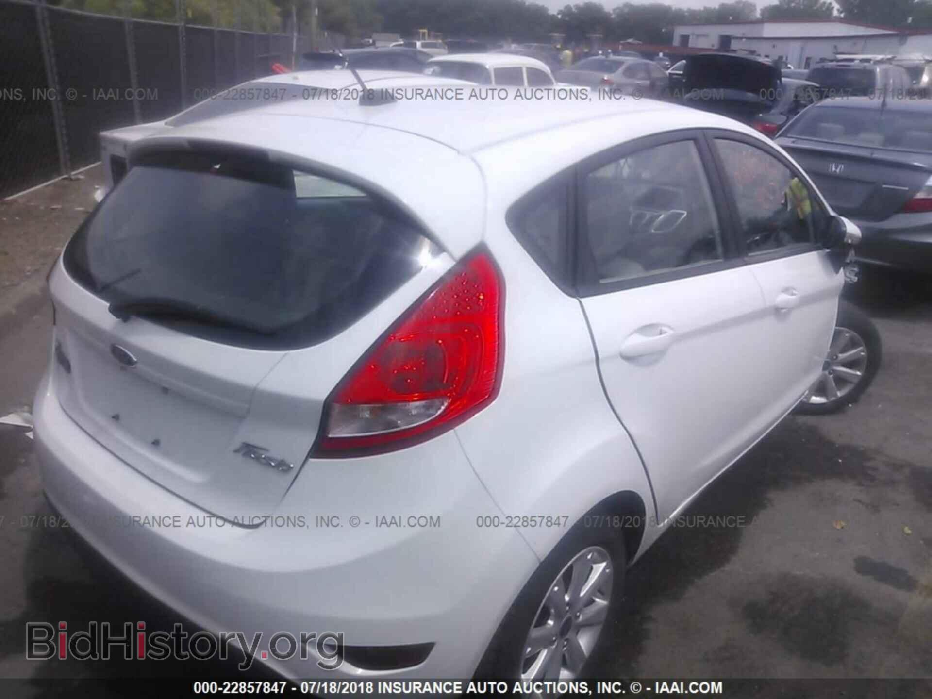 2013 Ford Fiesta - VIN: 3FADP4EJ9DM225631 - Photo 4