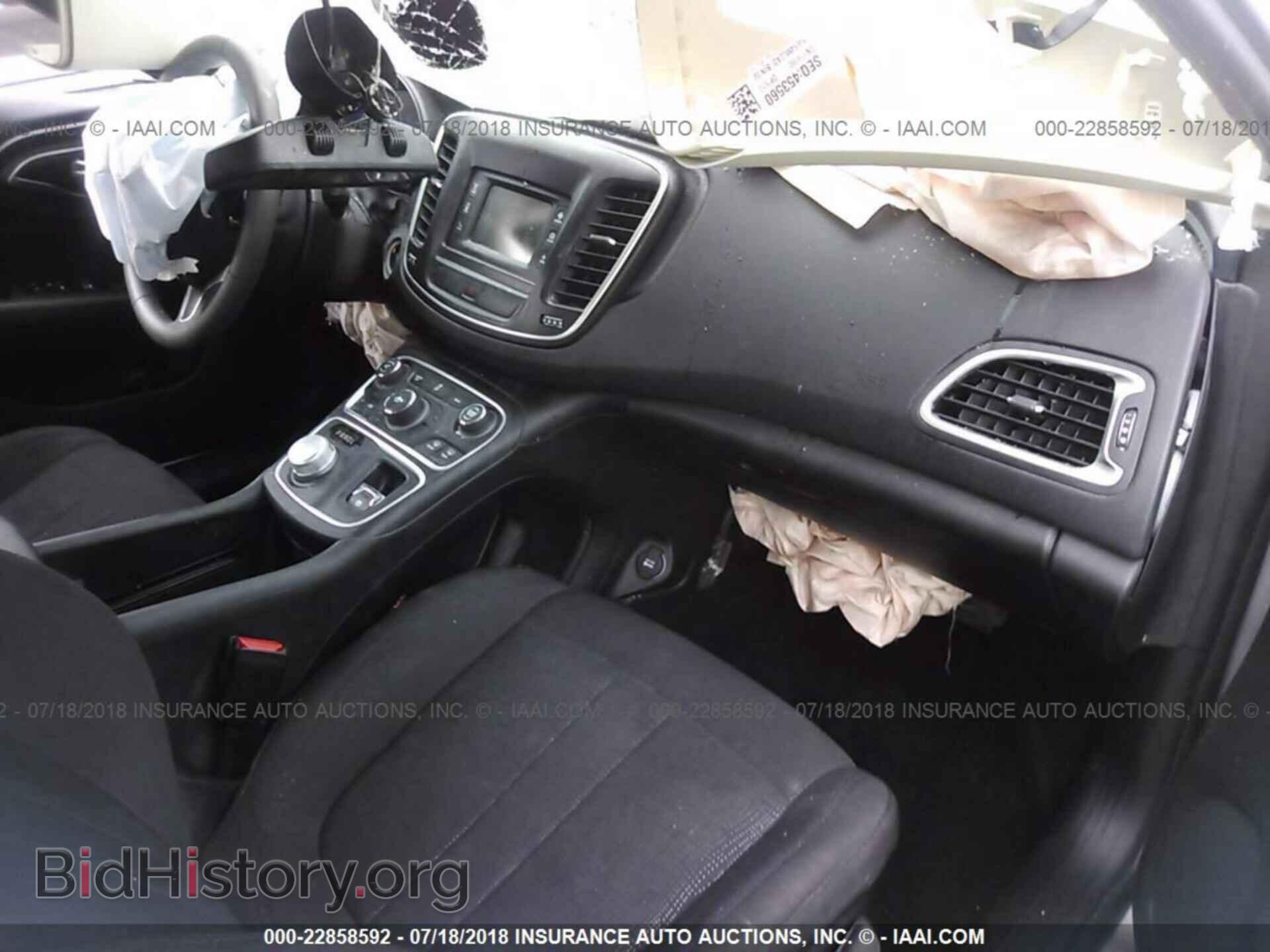 2016 Chrysler 200 - VIN: 1C3CCCAB2GN119160 - Photo 5