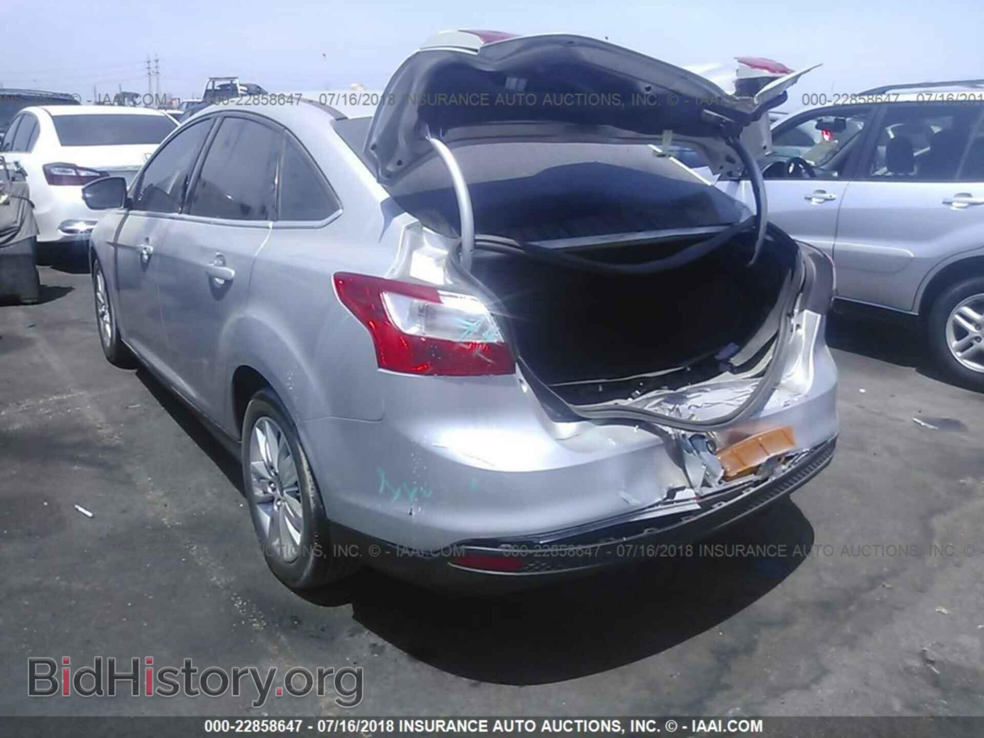 2012 Ford Focus - VIN: 1FAHP3H22CL196344 - Photo 3