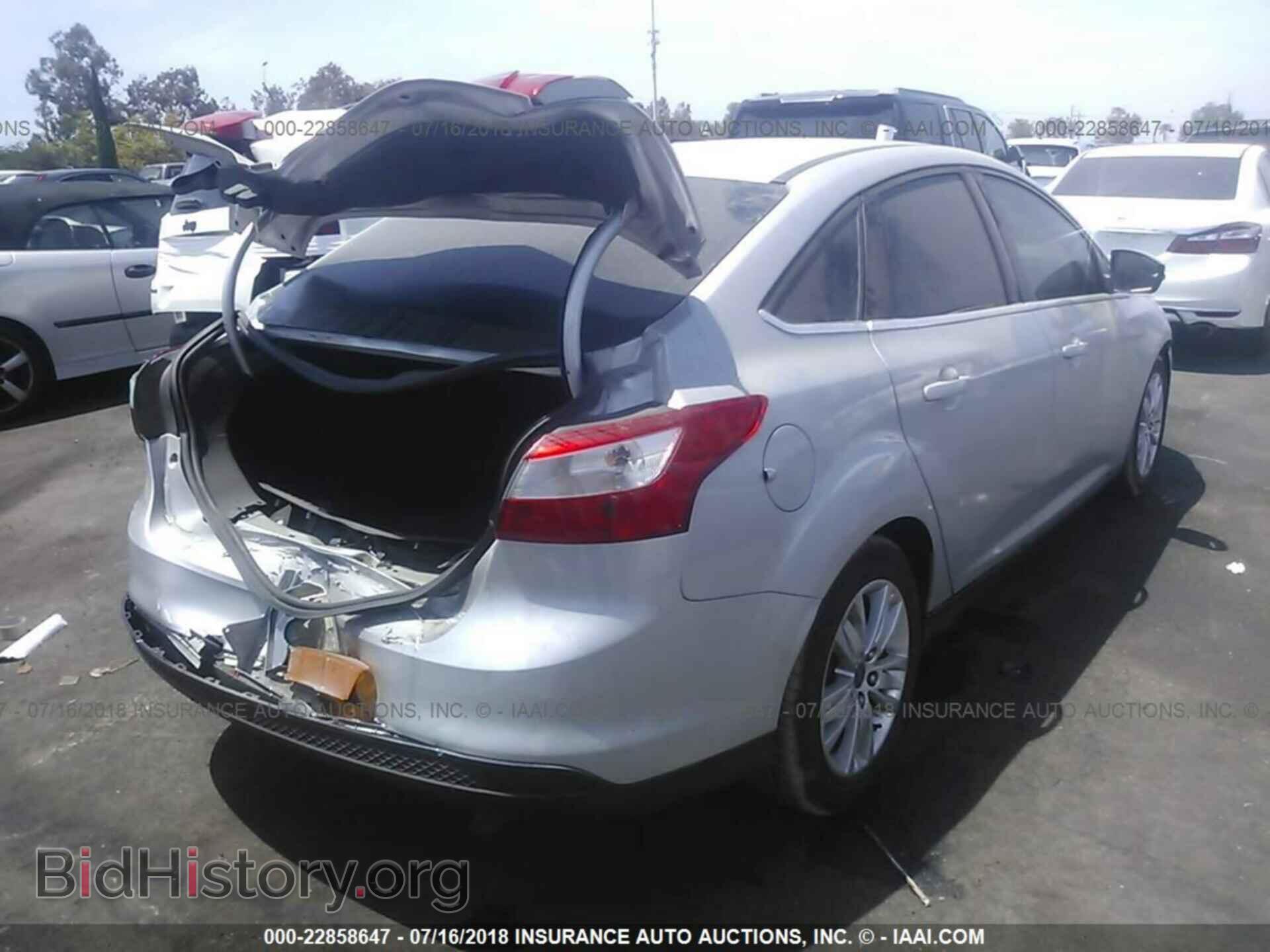 2012 Ford Focus - VIN: 1FAHP3H22CL196344 - Photo 4