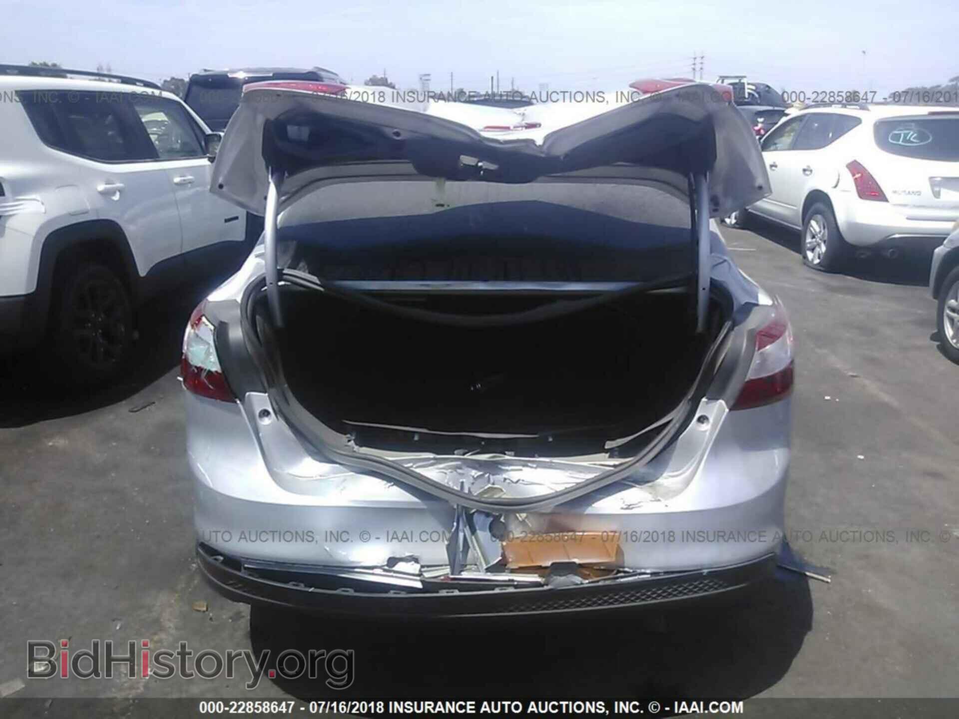 2012 Ford Focus - VIN: 1FAHP3H22CL196344 - Photo 6
