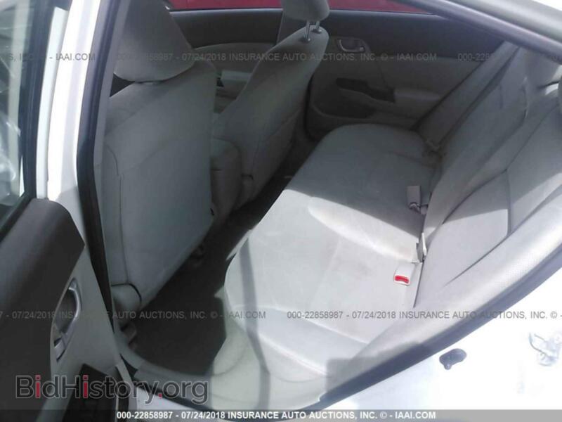 2012 Honda CIVIC (VIN 2HGFB2F6XCH321752) — фото 8 из 10