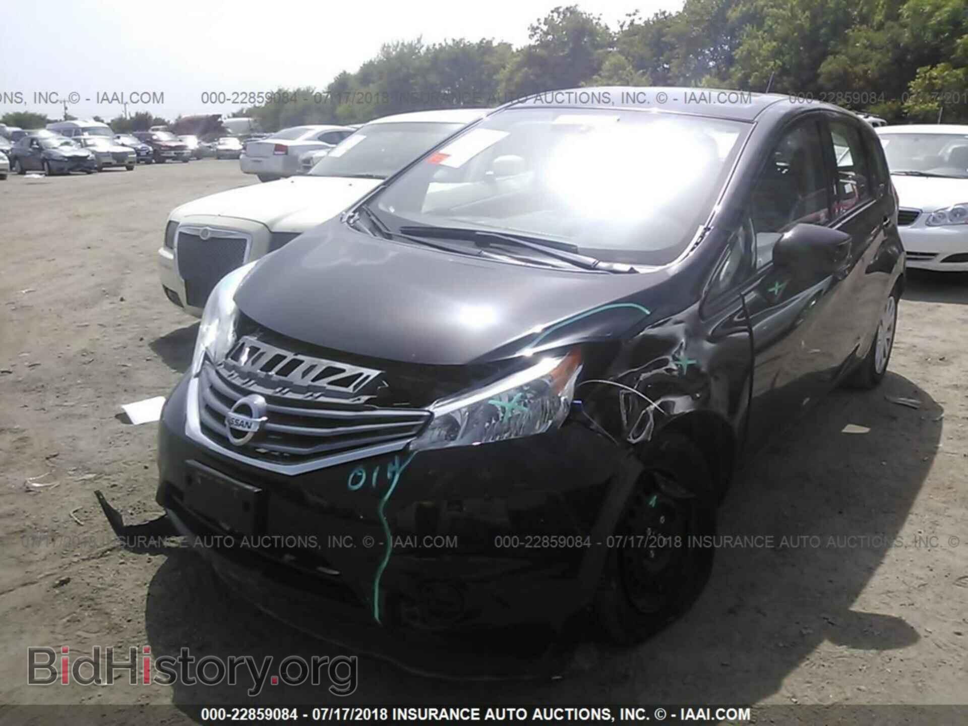 2016 Nissan Versa note - VIN: 3N1CE2CP4GL398090 - Фото 2
