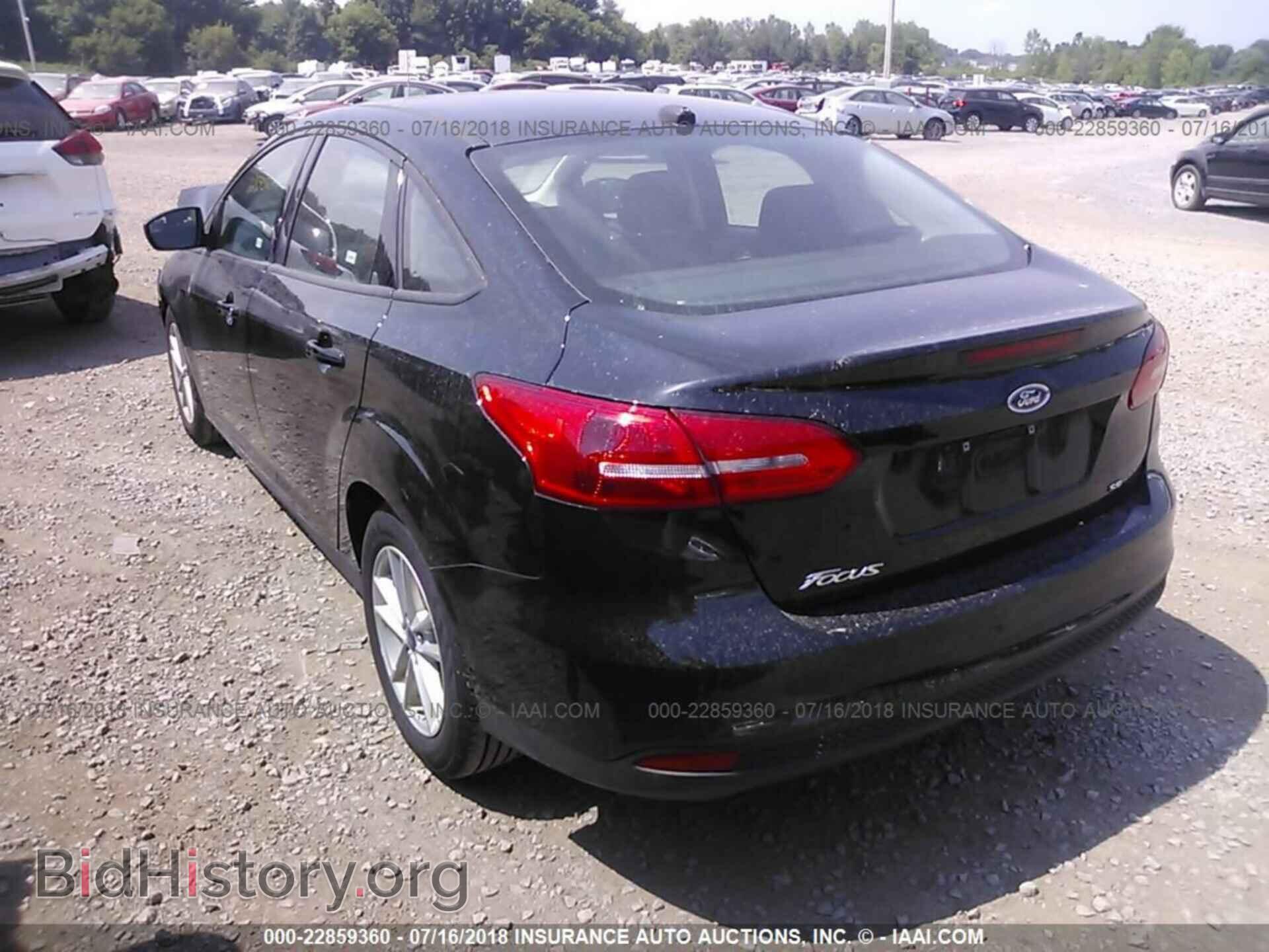 2018 Ford Focus - VIN: 1FADP3F29JL207189 - Фото 3