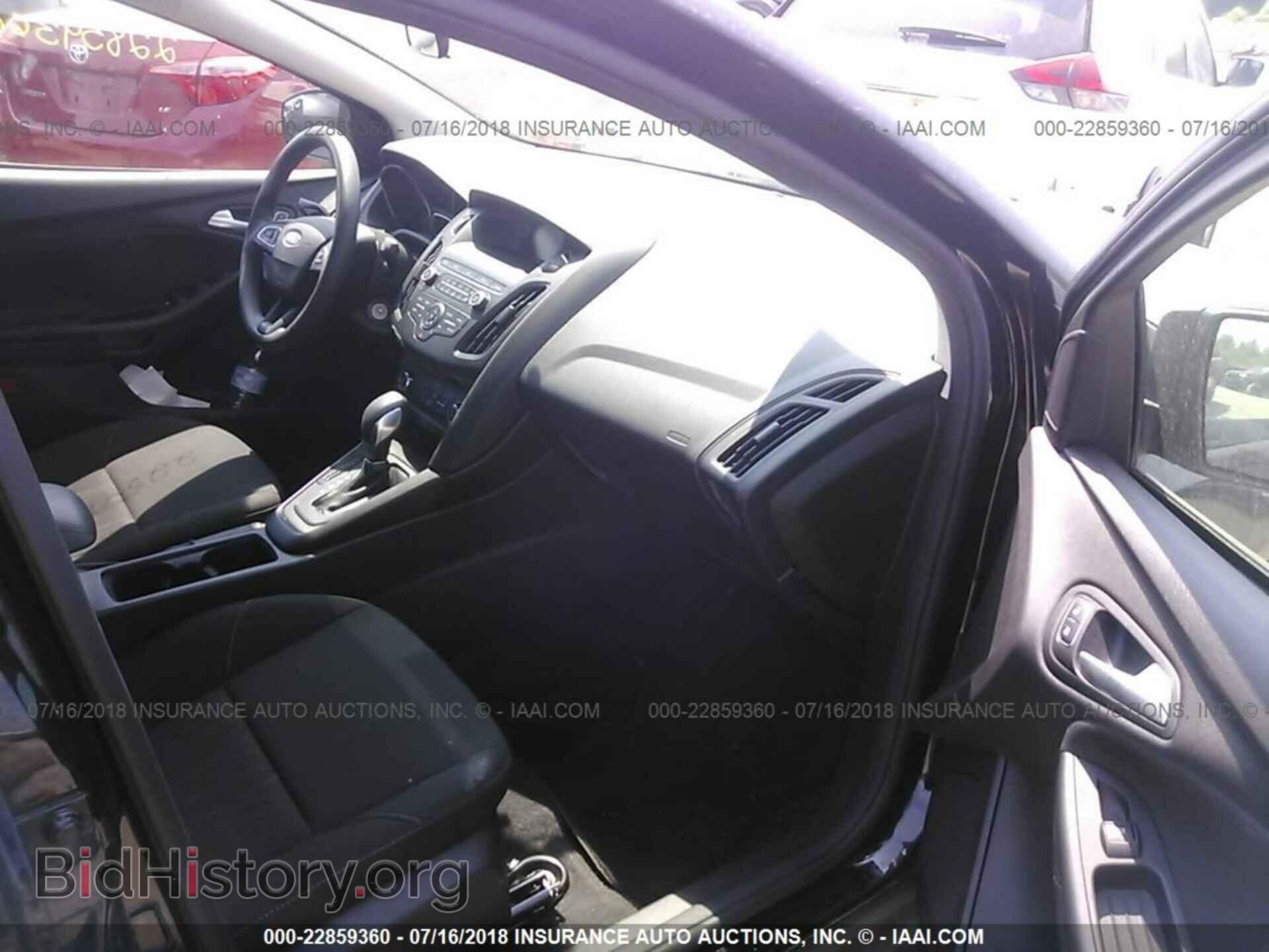 2018 Ford Focus - VIN: 1FADP3F29JL207189 - Фото 5