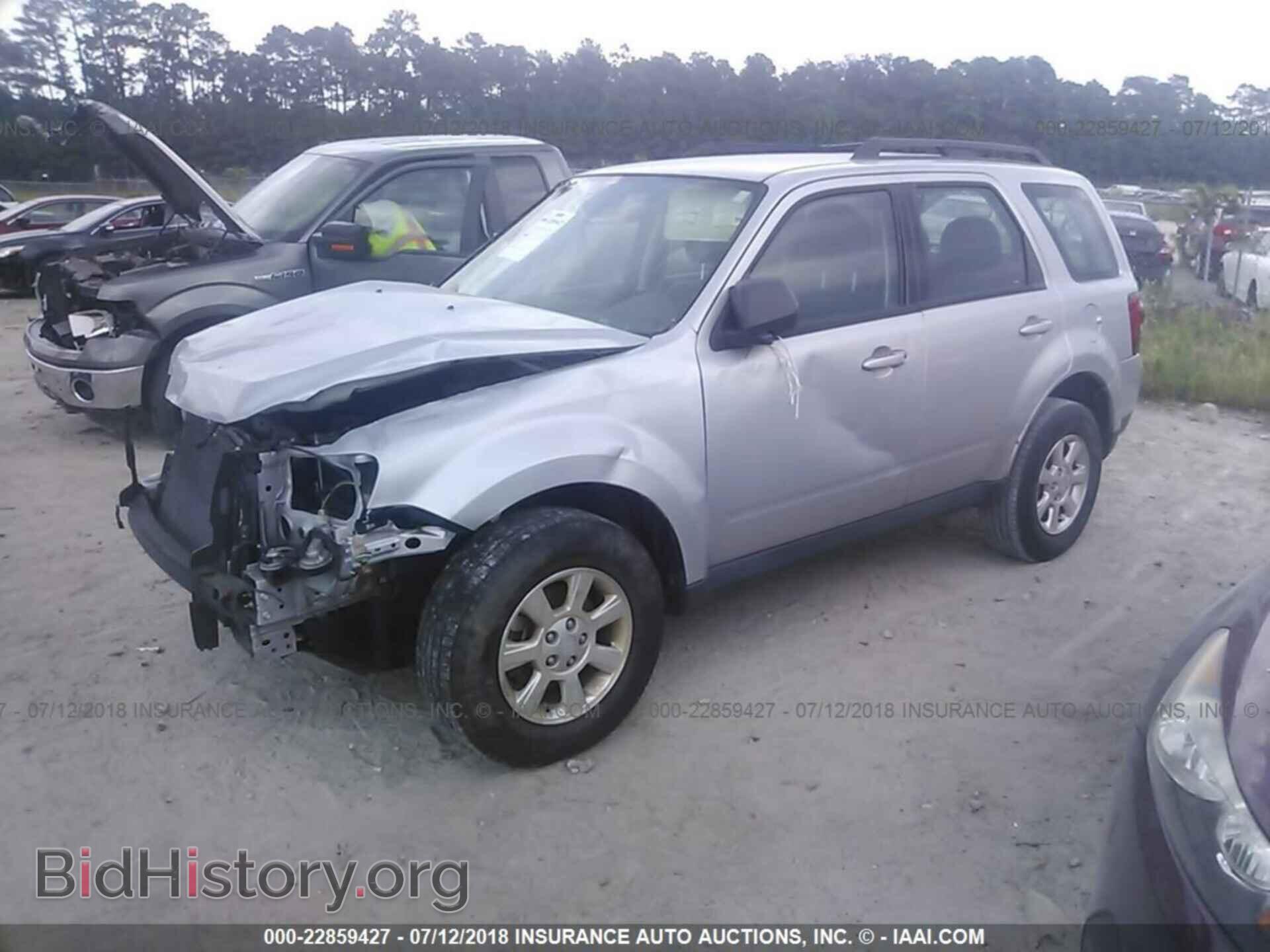 2011 Mazda Tribute - VIN: 4F2CY0C70BKM07323 - Фото 2