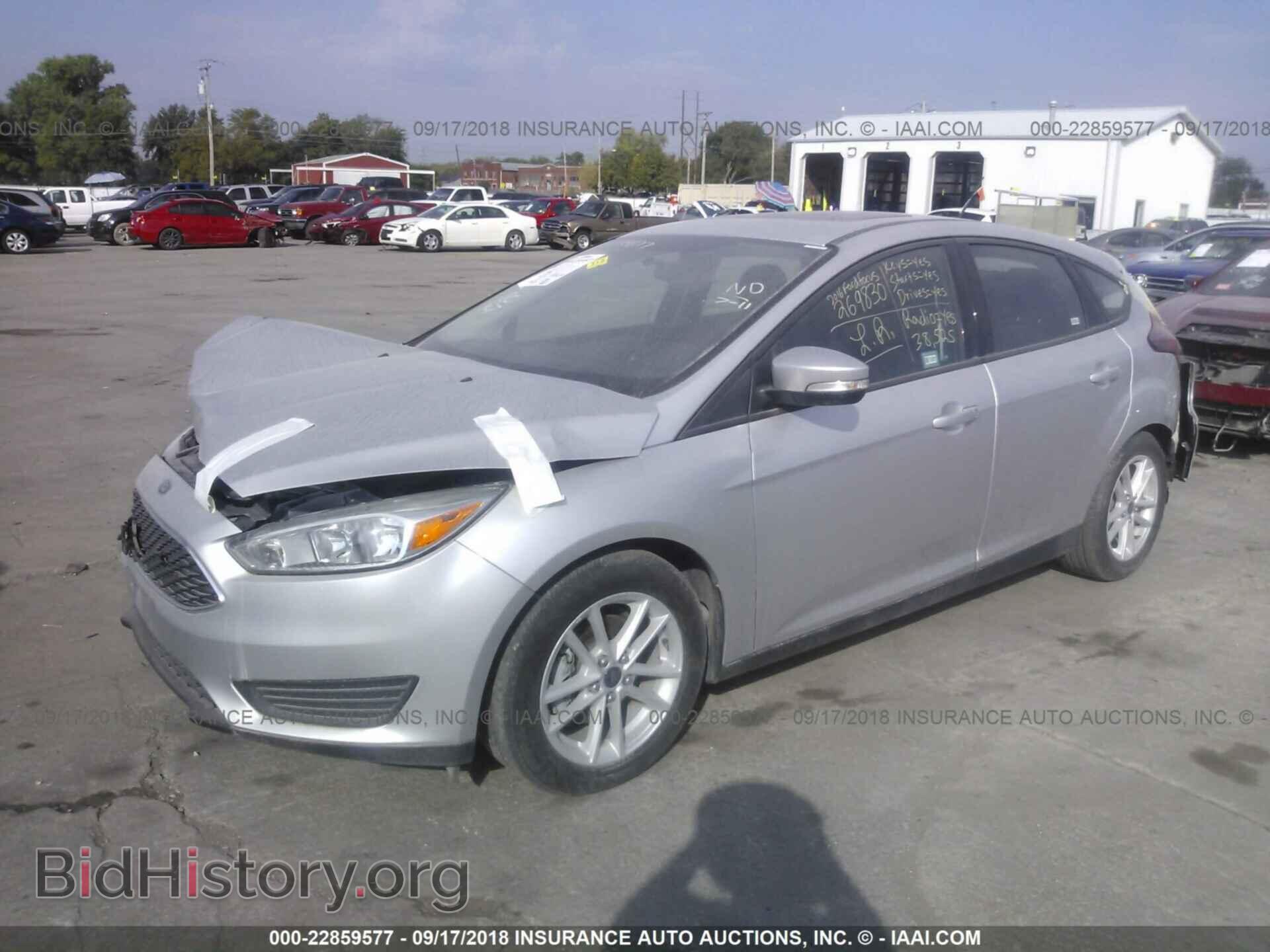 2016 Ford Focus - VIN: 1FADP3K28GL269830 - Фото 2