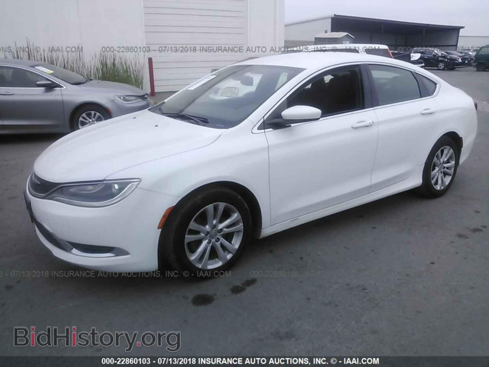 2015 Chrysler 200 - VIN: 1C3CCCAB0FN666992 - Photo 2