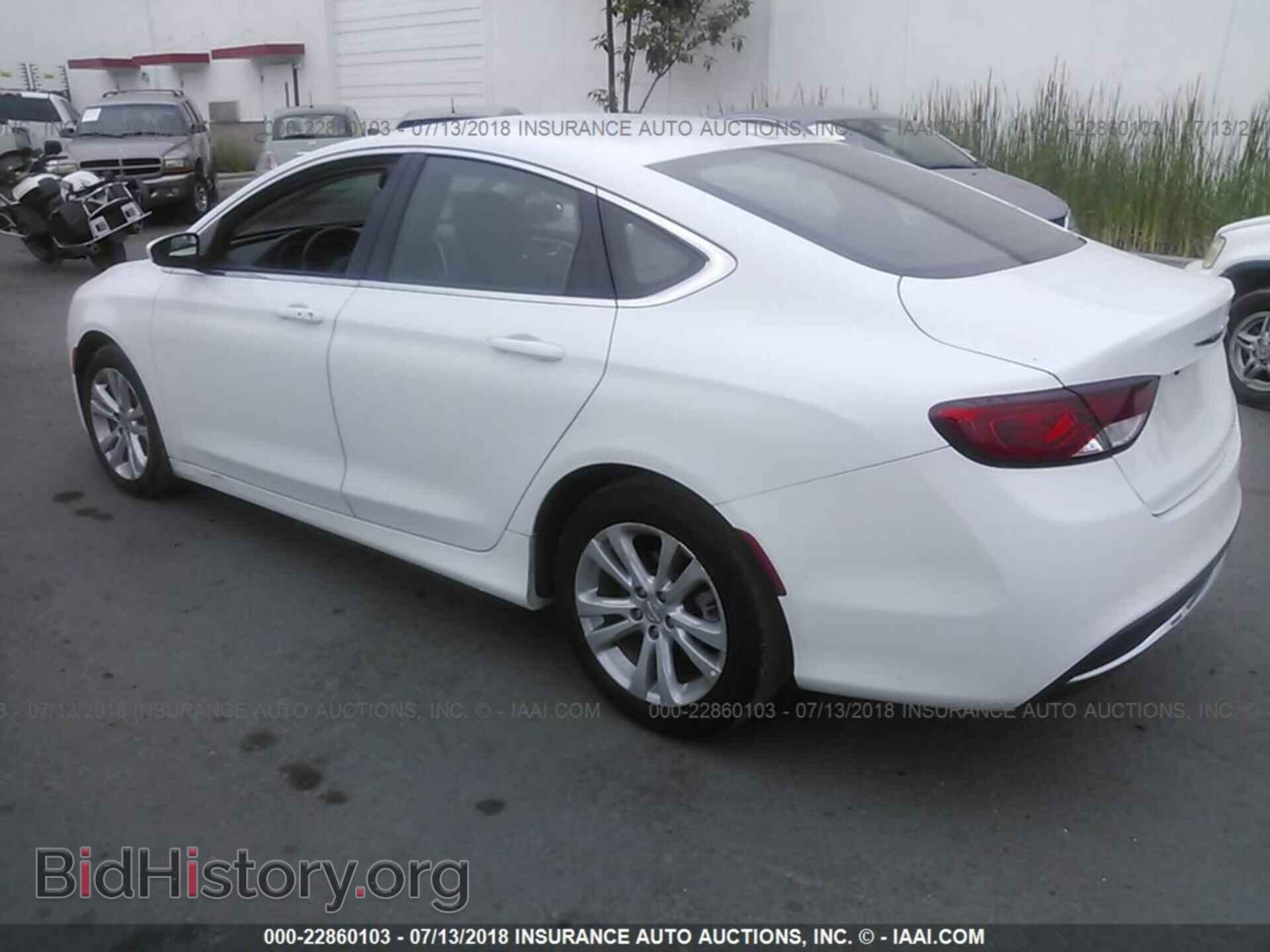 2015 Chrysler 200 - VIN: 1C3CCCAB0FN666992 - Photo 3