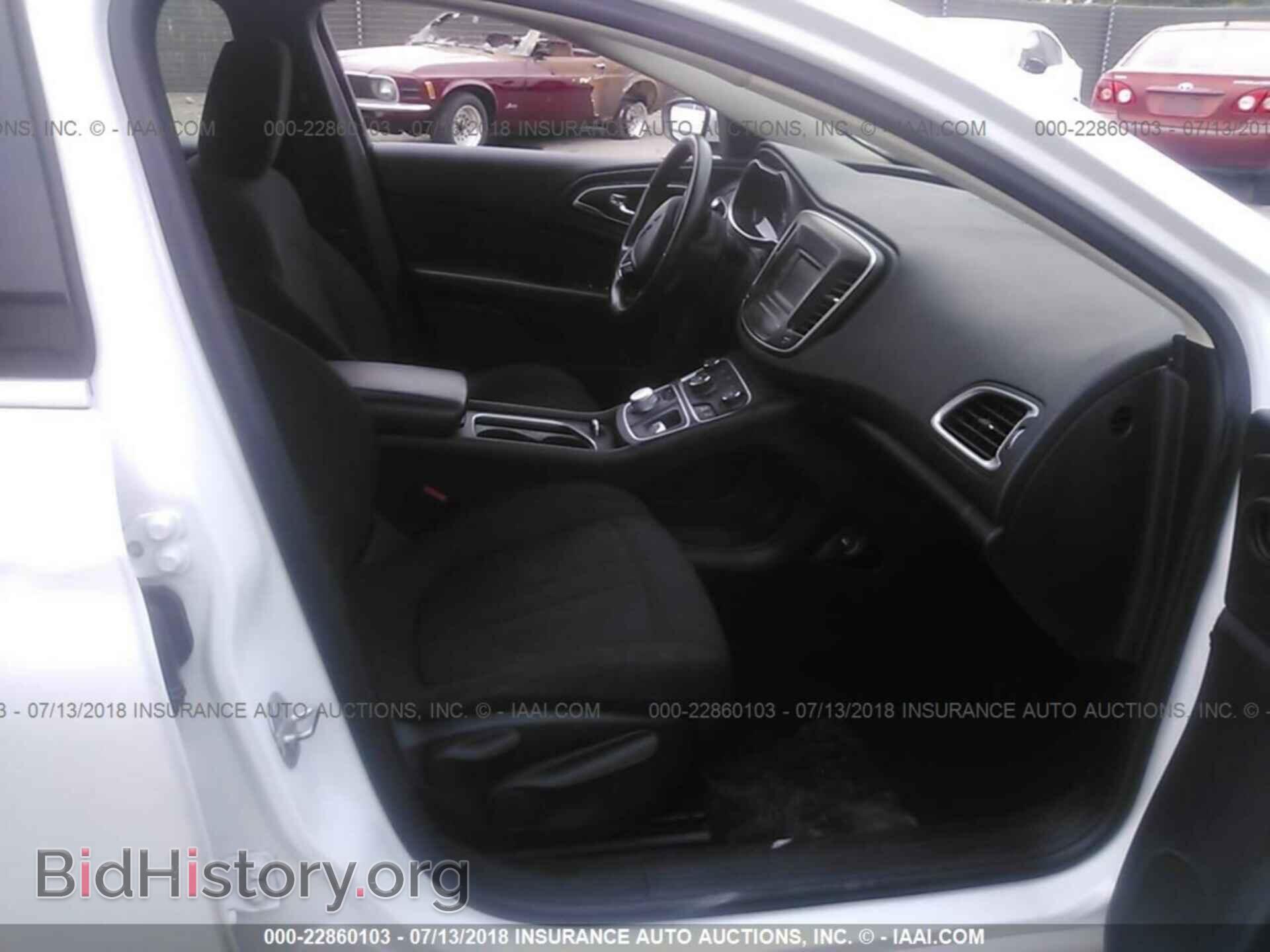 2015 Chrysler 200 - VIN: 1C3CCCAB0FN666992 - Photo 5