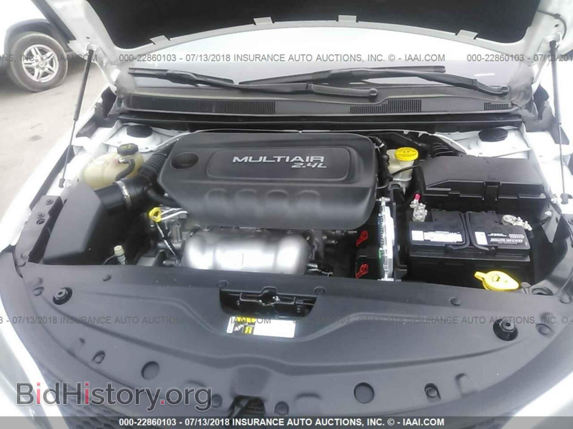 2015 Chrysler 200 - VIN: 1C3CCCAB0FN666992 - Photo 10