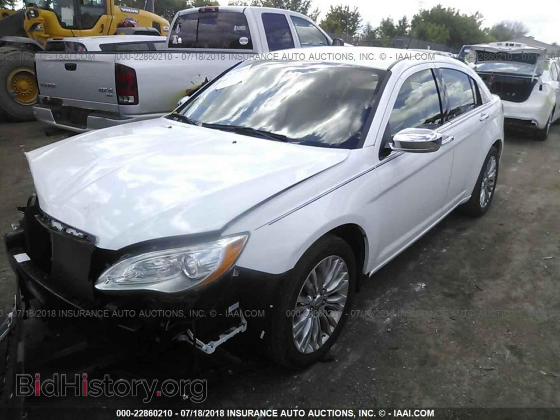 2012 Chrysler 200 - VIN: 1C3CCBCB5CN144202 - Photo 2
