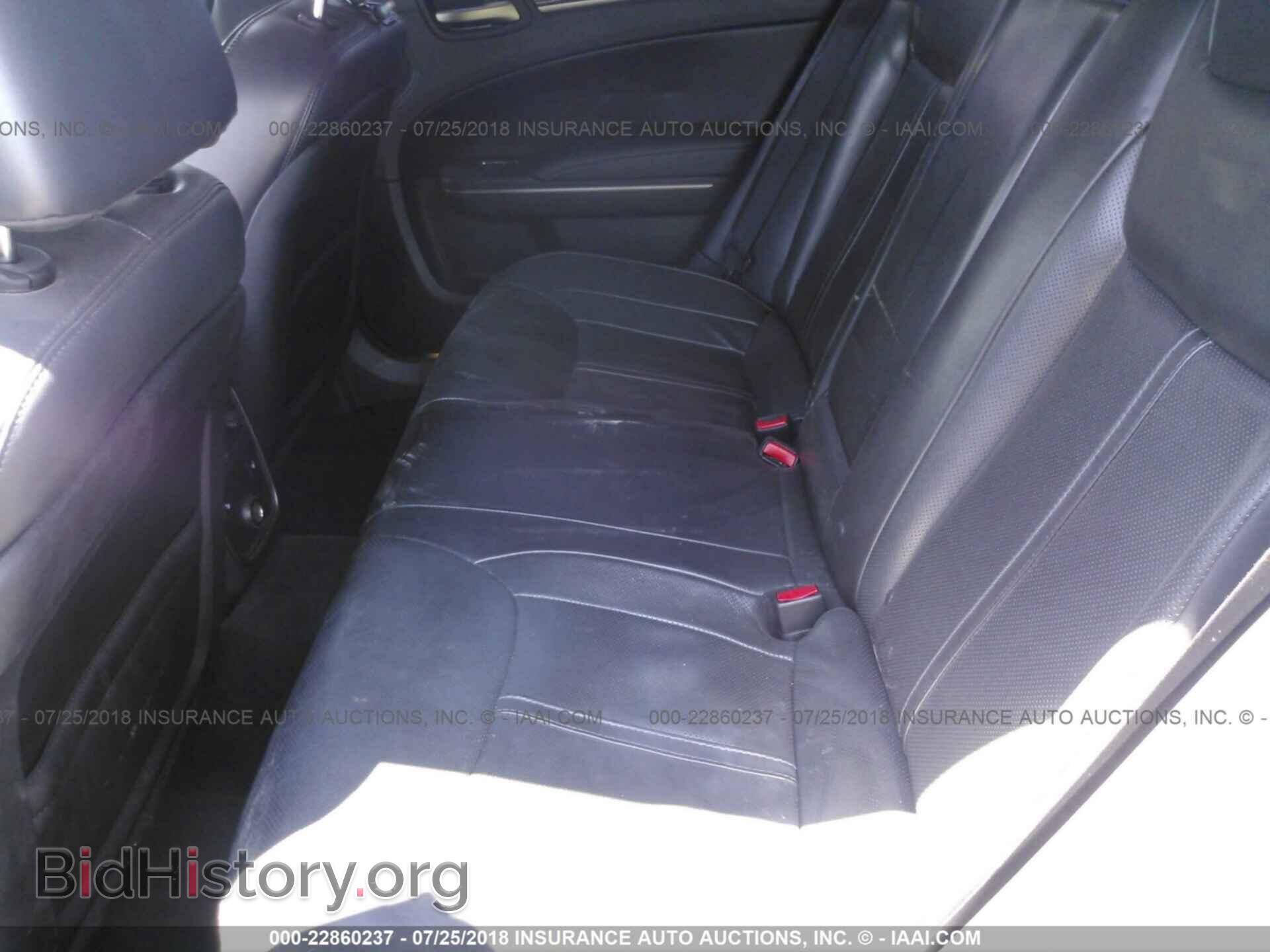 2014 Chrysler 300c - VIN: 2C3CCADT9EH261620 - Фото 8