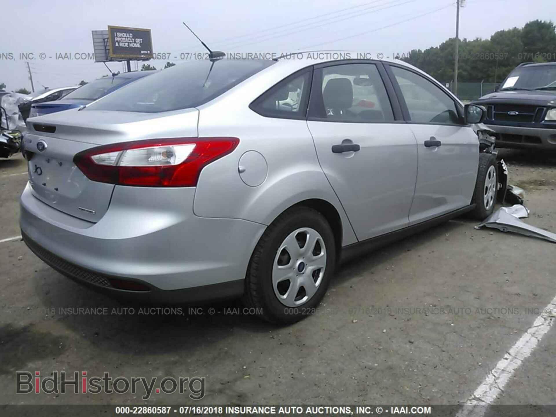 2013 Ford Focus - VIN: 1FADP3E21DL216958 - Photo 4
