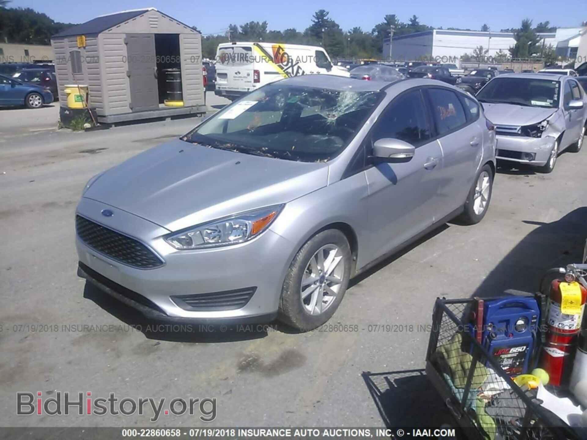 2016 Ford Focus - VIN: 1FADP3K28GL357504 - Фото 2