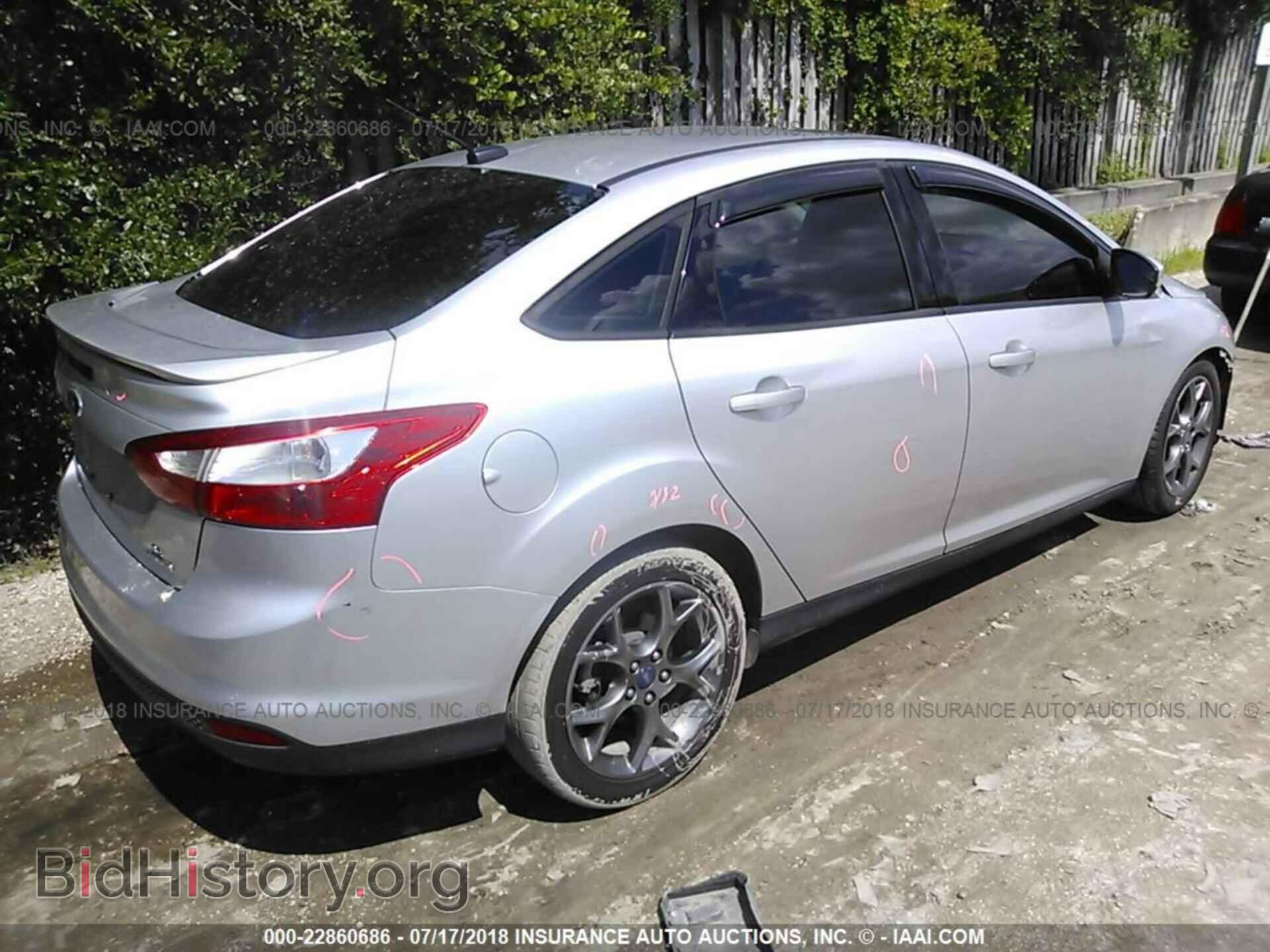 2013 Ford Focus - VIN: 1FADP3F27DL211956 - Photo 4