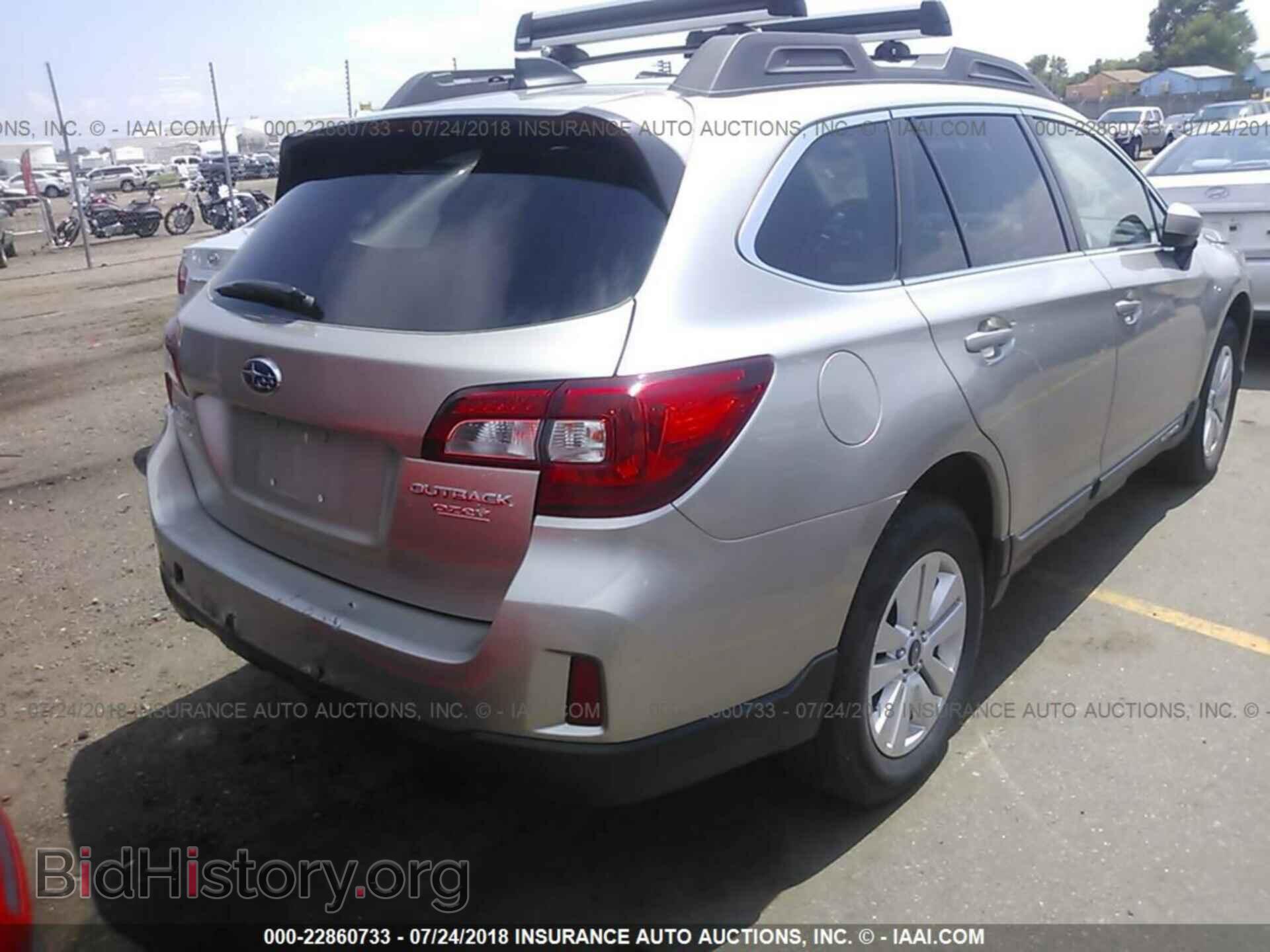 2017 Subaru Outback - VIN: 4S4BSACC4H3374518 - Photo 4