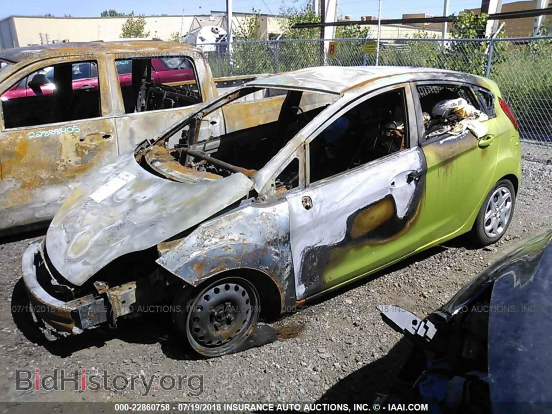2011 Ford Fiesta - VIN: 3FADP4EJ1BM192203 - Фото 2